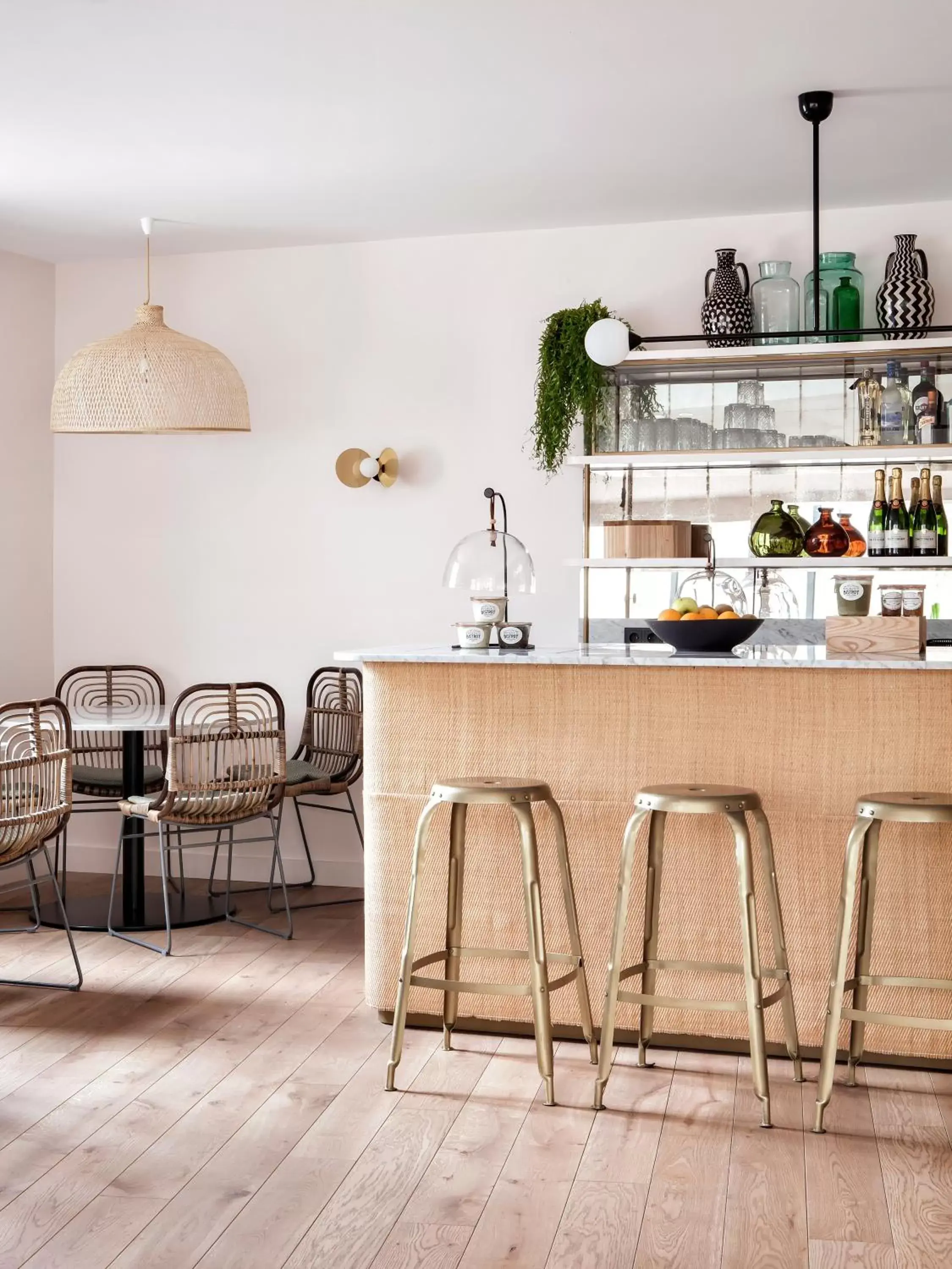 Lounge or bar, Kitchen/Kitchenette in Doisy Etoile - Orso Hotels