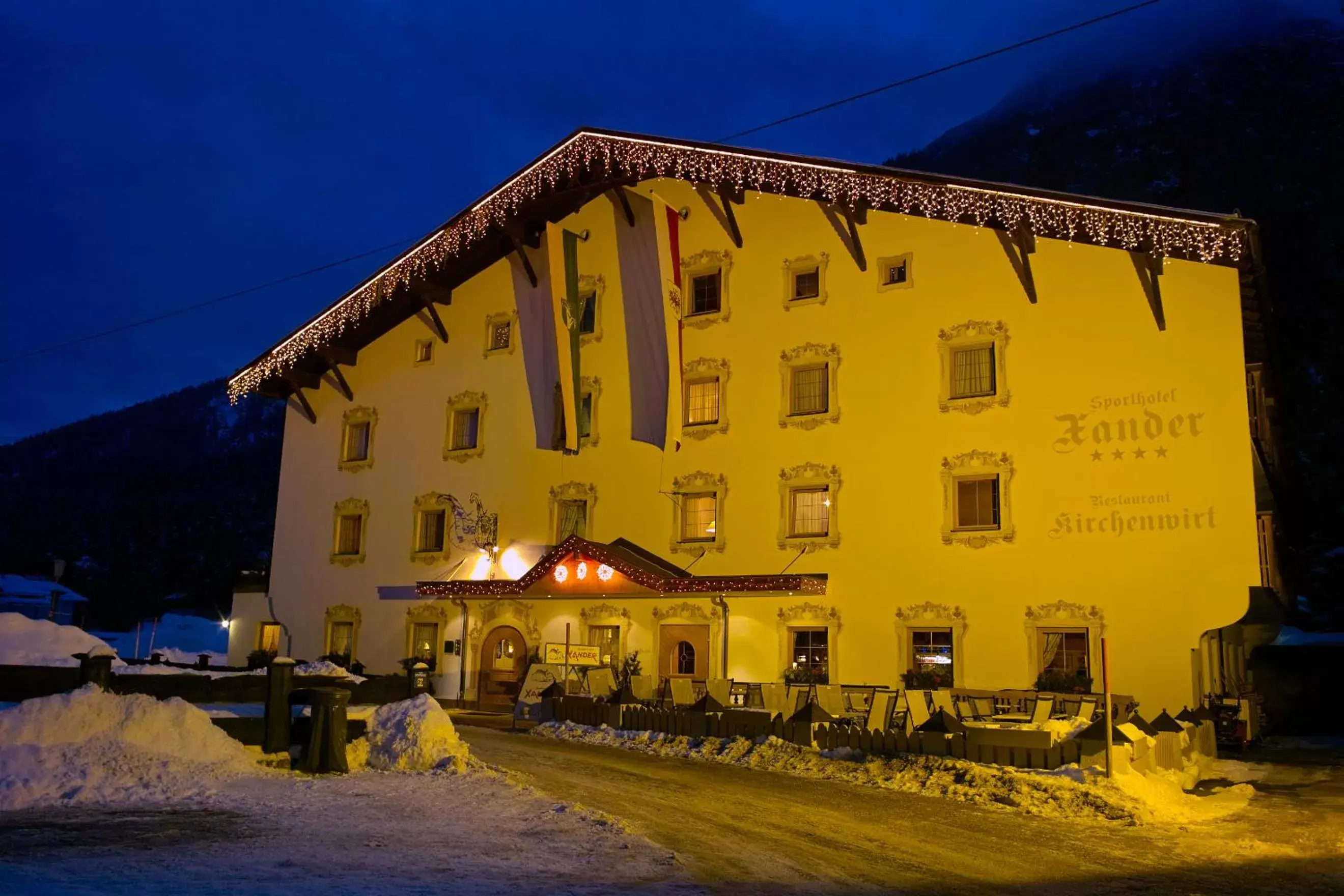 Facade/entrance, Winter in Sporthotel Xander