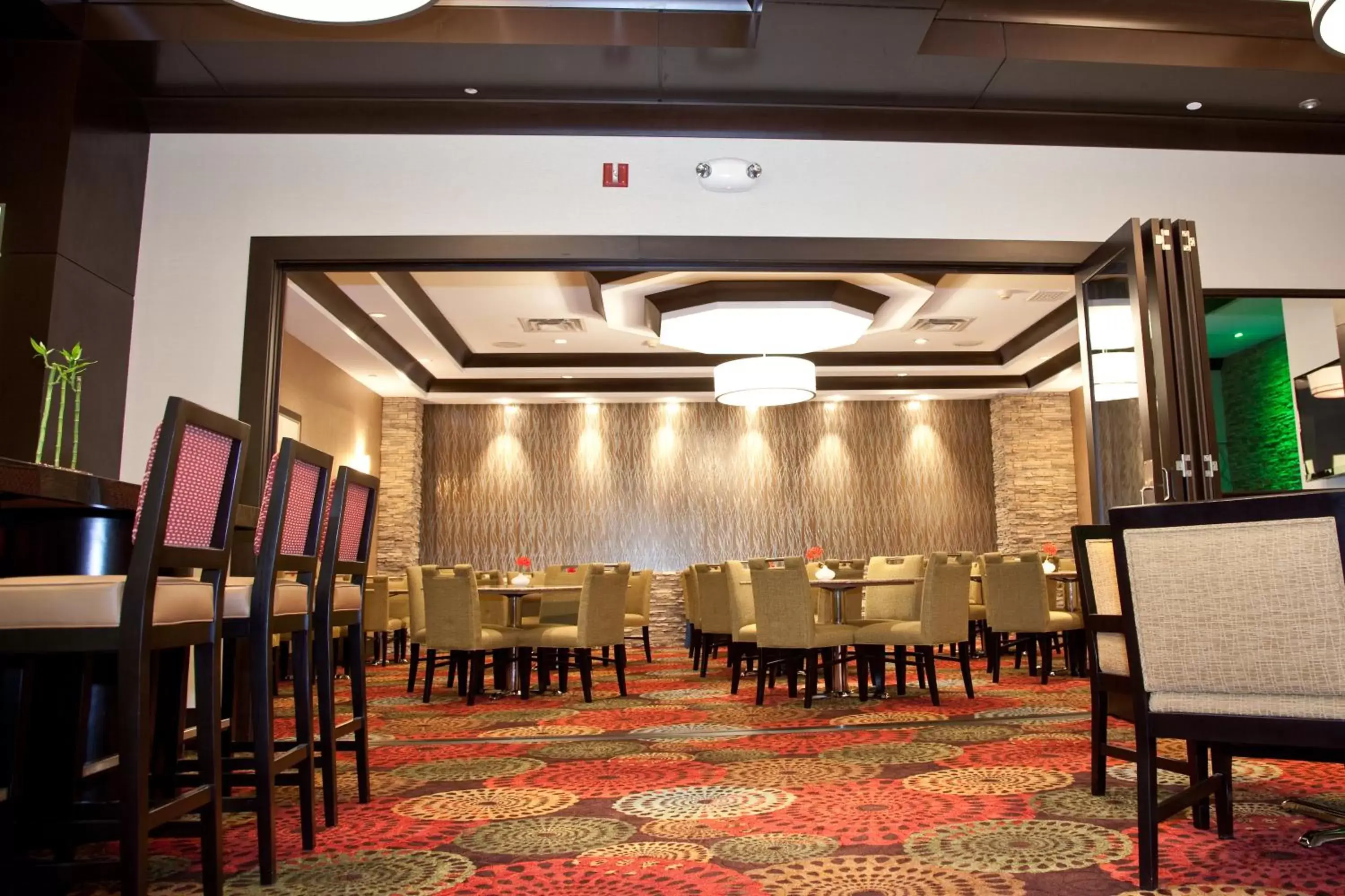 Breakfast, Restaurant/Places to Eat in Holiday Inn Hotel & Suites Chicago Northwest - Elgin, an IHG Hotel