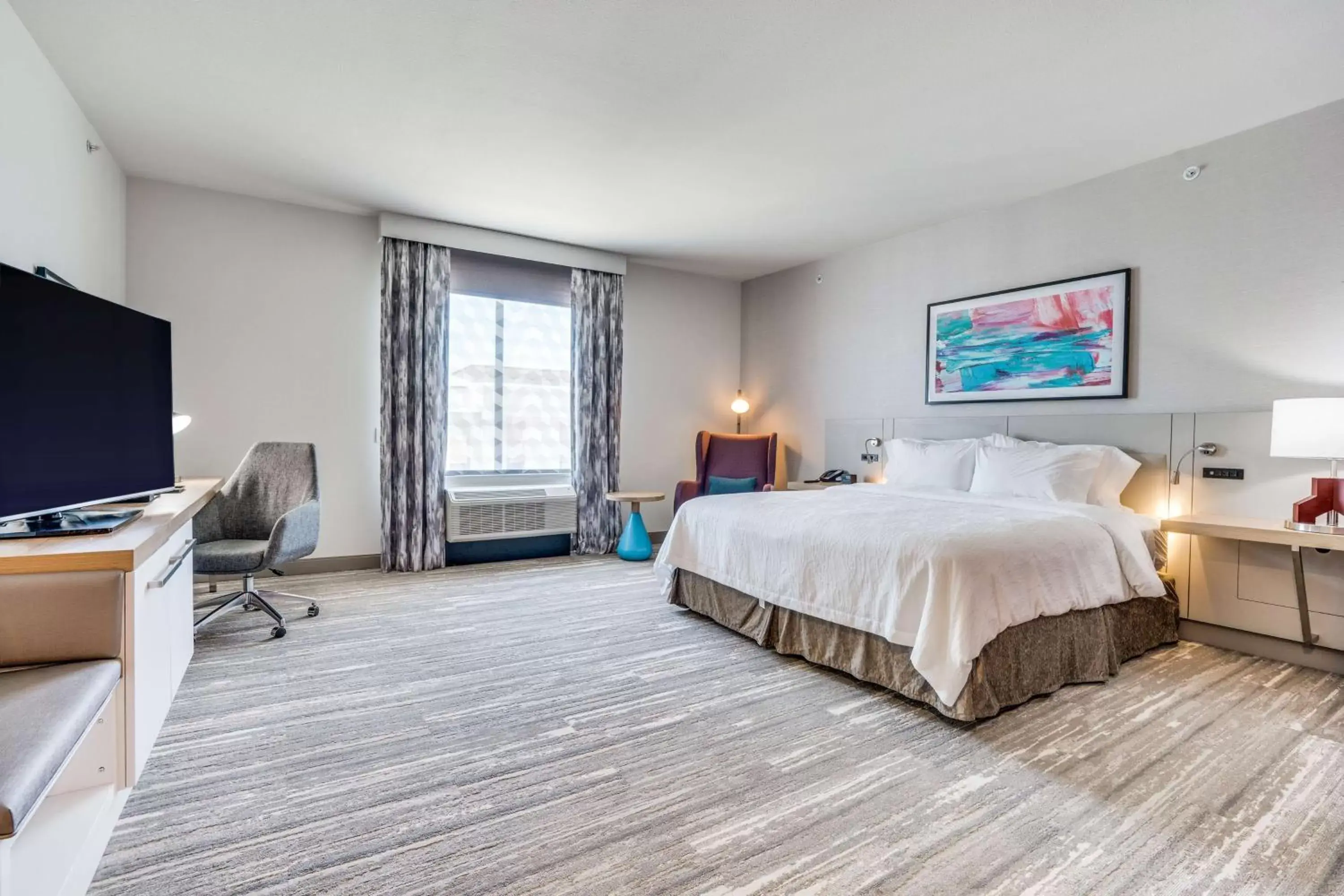 Bed in Hilton Garden Inn Dallas-Central Expy/North Park Area, Tx