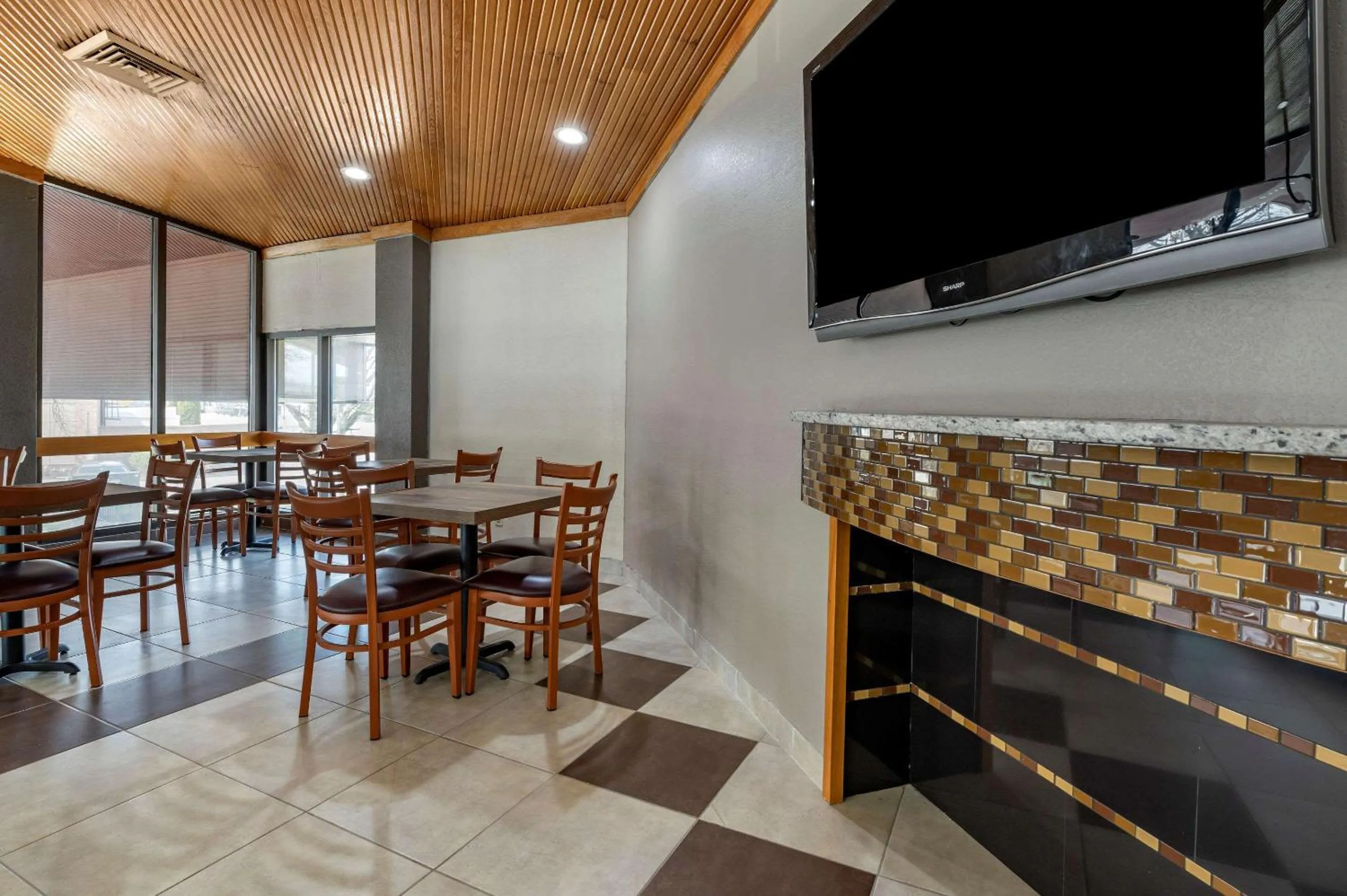 Lobby or reception in Suburban Studios Lafayette