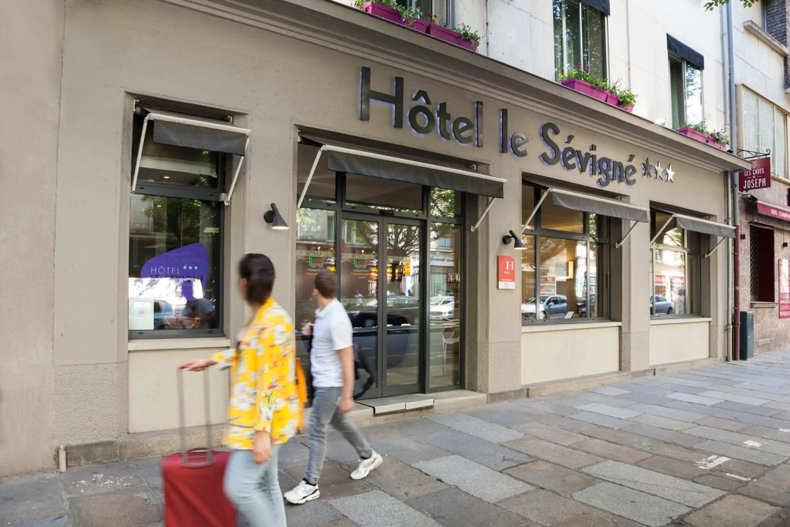 Property building in Hotel Le Sevigne - Sure Hotel Collection by Best Western