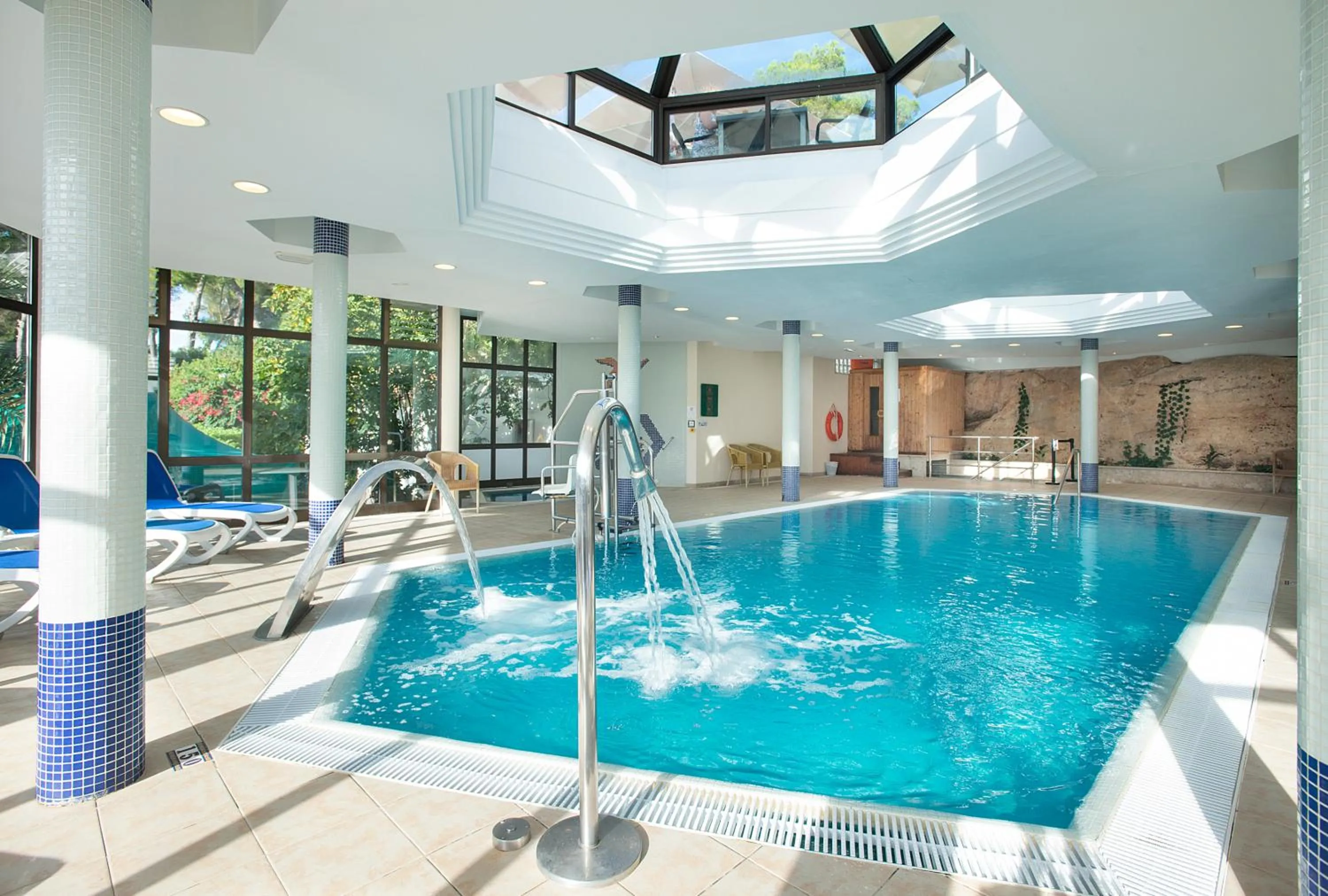 Swimming pool in Exagon Park