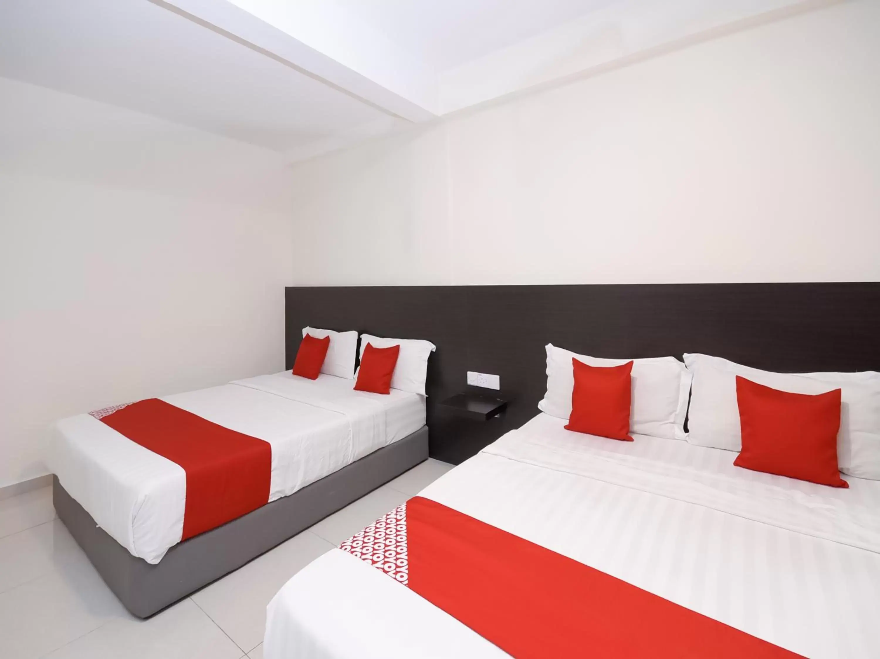 Bedroom, Bed in Super OYO 1148 Kenyalang Suite