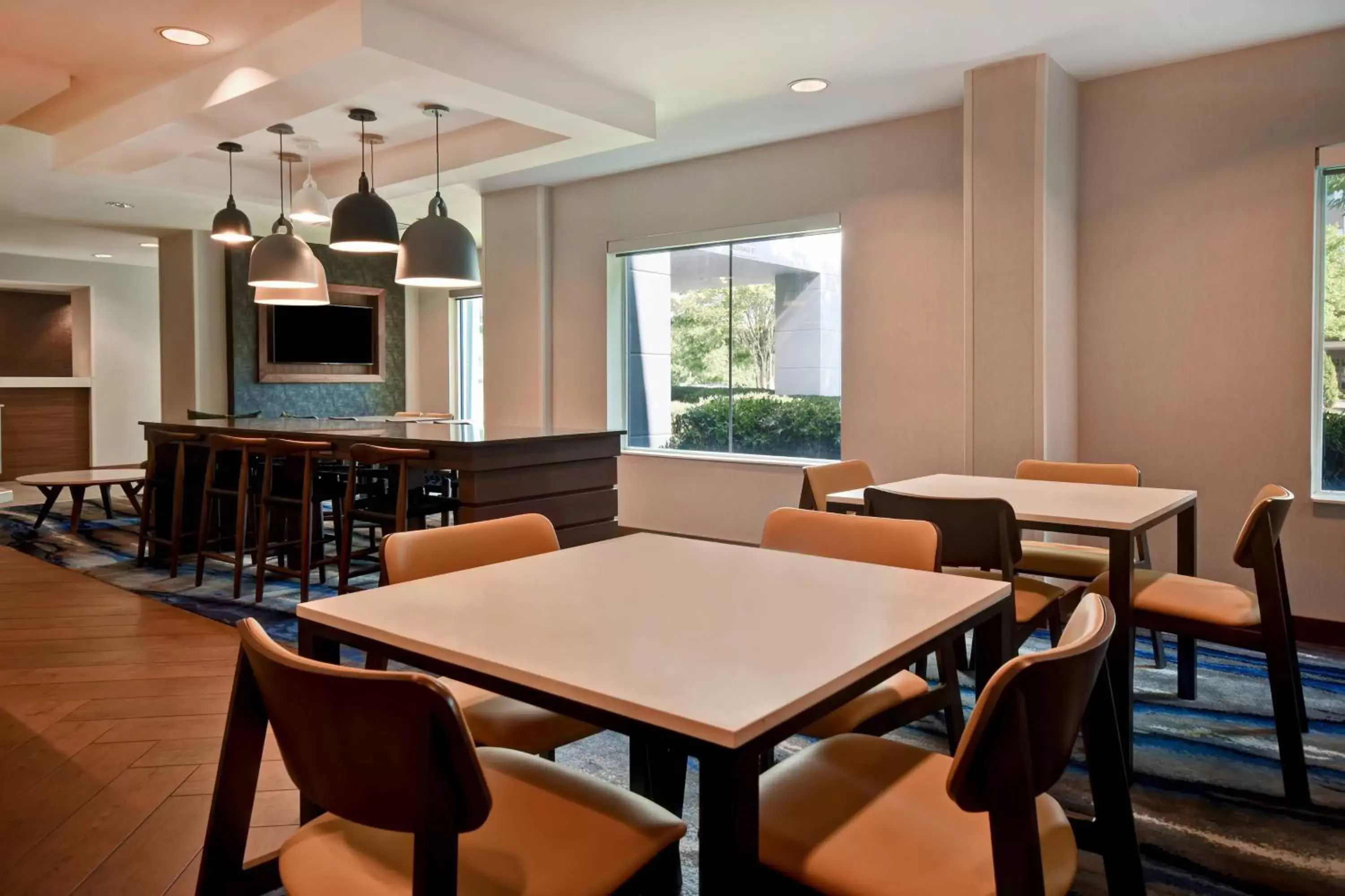 Lobby or reception, Restaurant/Places to Eat in Fairfield Inn & Suites by Marriott Atlanta Kennesaw