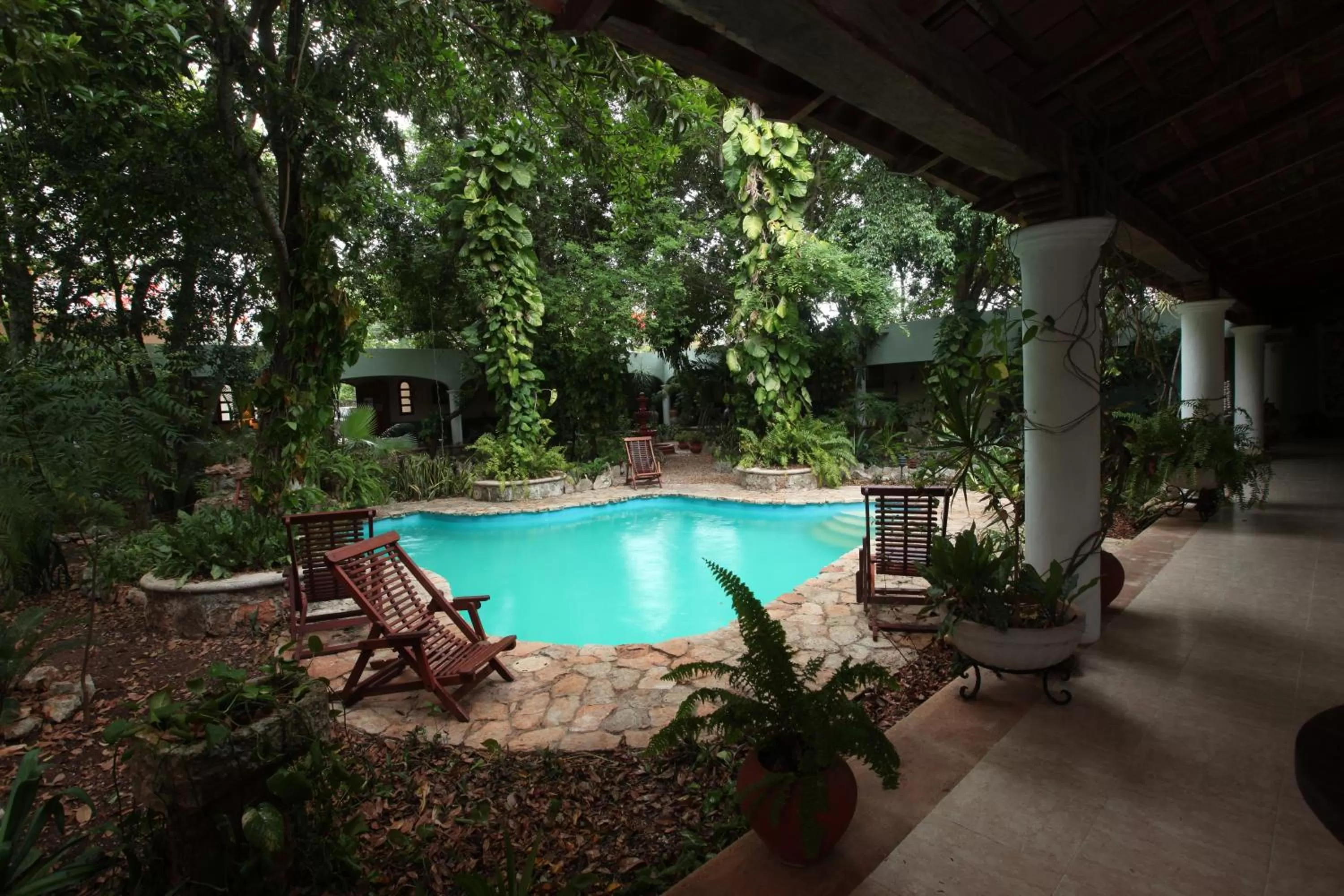 Swimming pool in Casa Quetzal Hotel