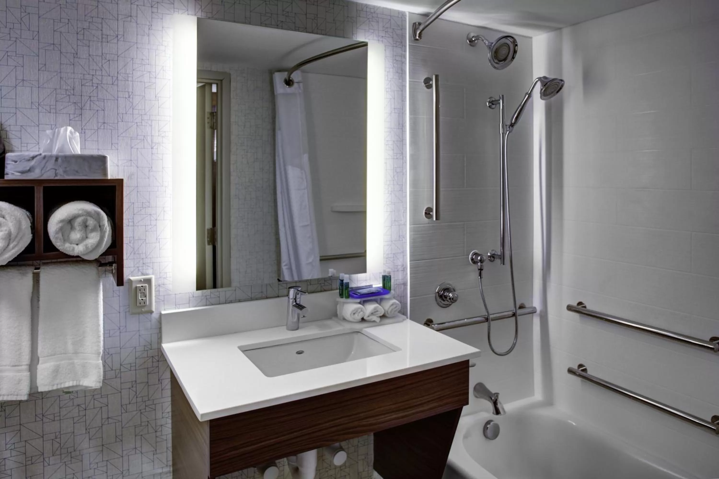 Bathroom in Holiday Inn Express Richmond-Mechanicsville by IHG