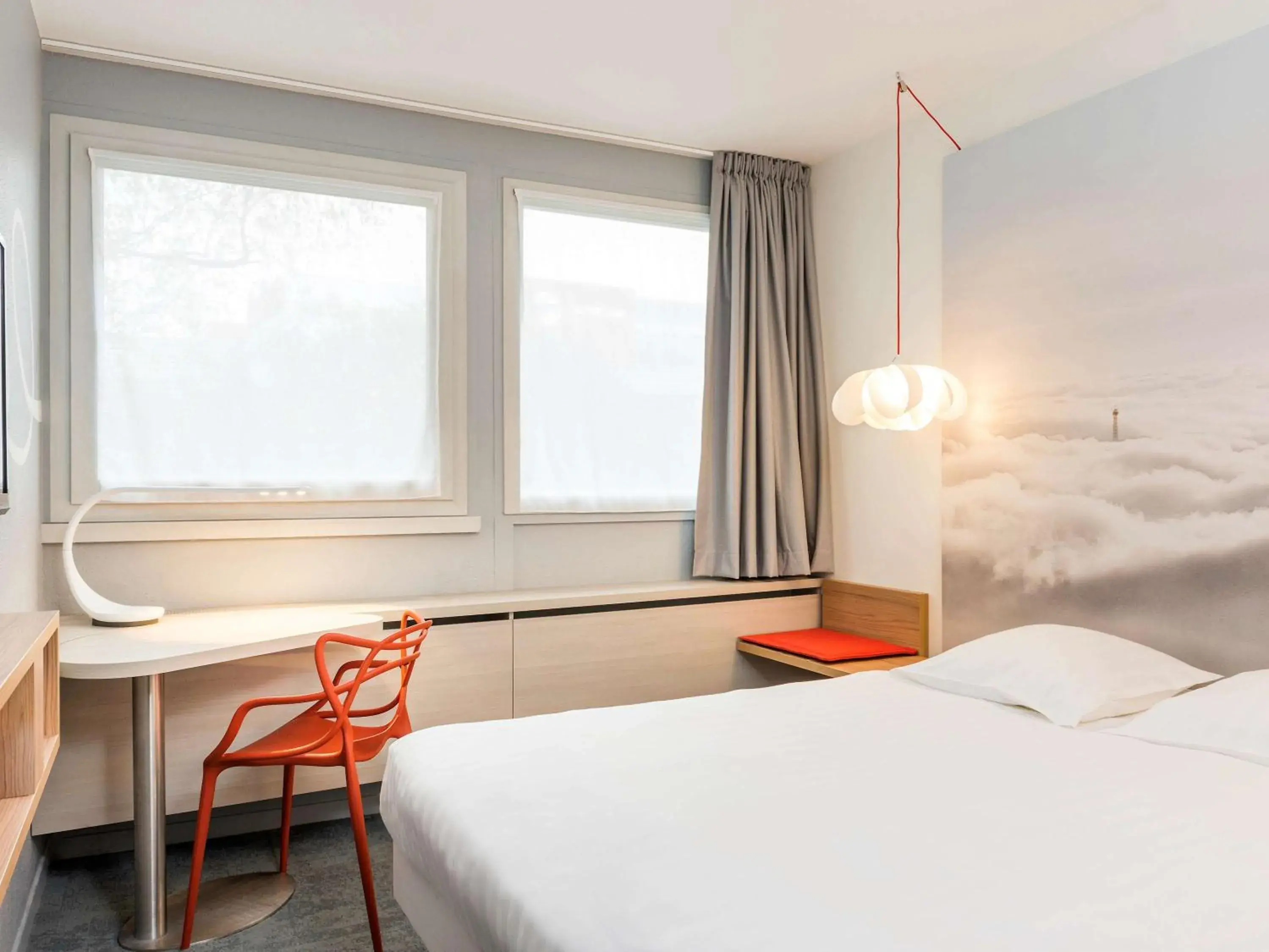 Photo of the whole room, Bed in ibis Styles Paris Velizy