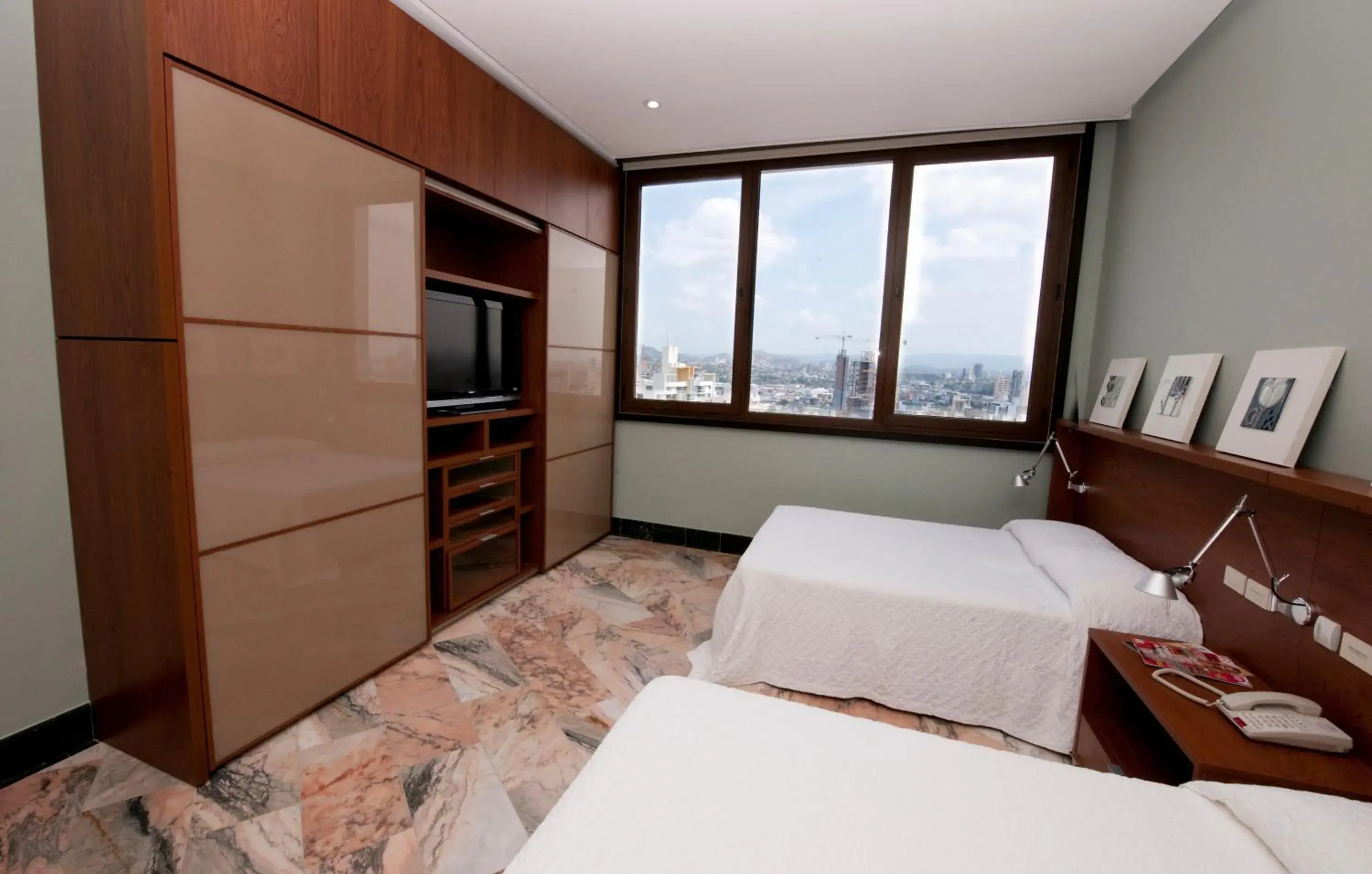 Bed in Torres de Alba Hotel & Suites