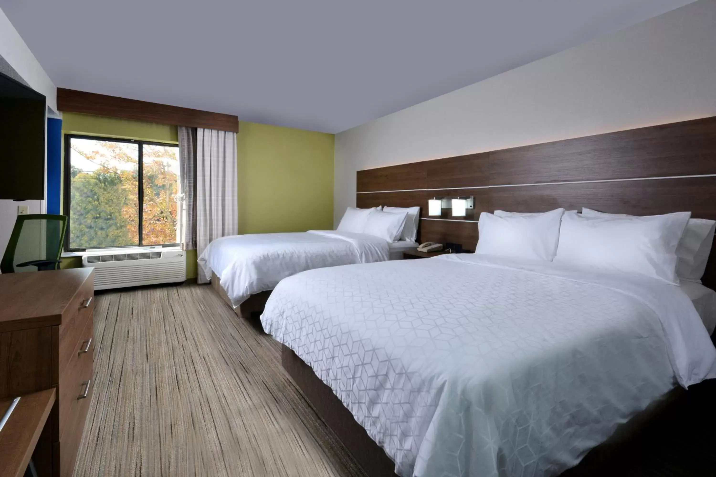 Photo of the whole room, Bed in Holiday Inn Express Durham, an IHG Hotel