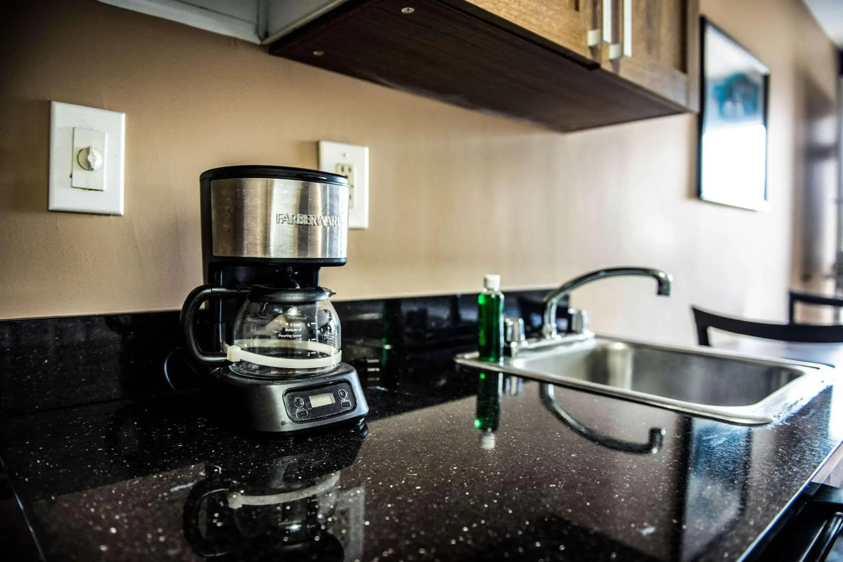 Photo of the whole room, Kitchen/Kitchenette in Suburban Studios Charlotte-Ballantyne