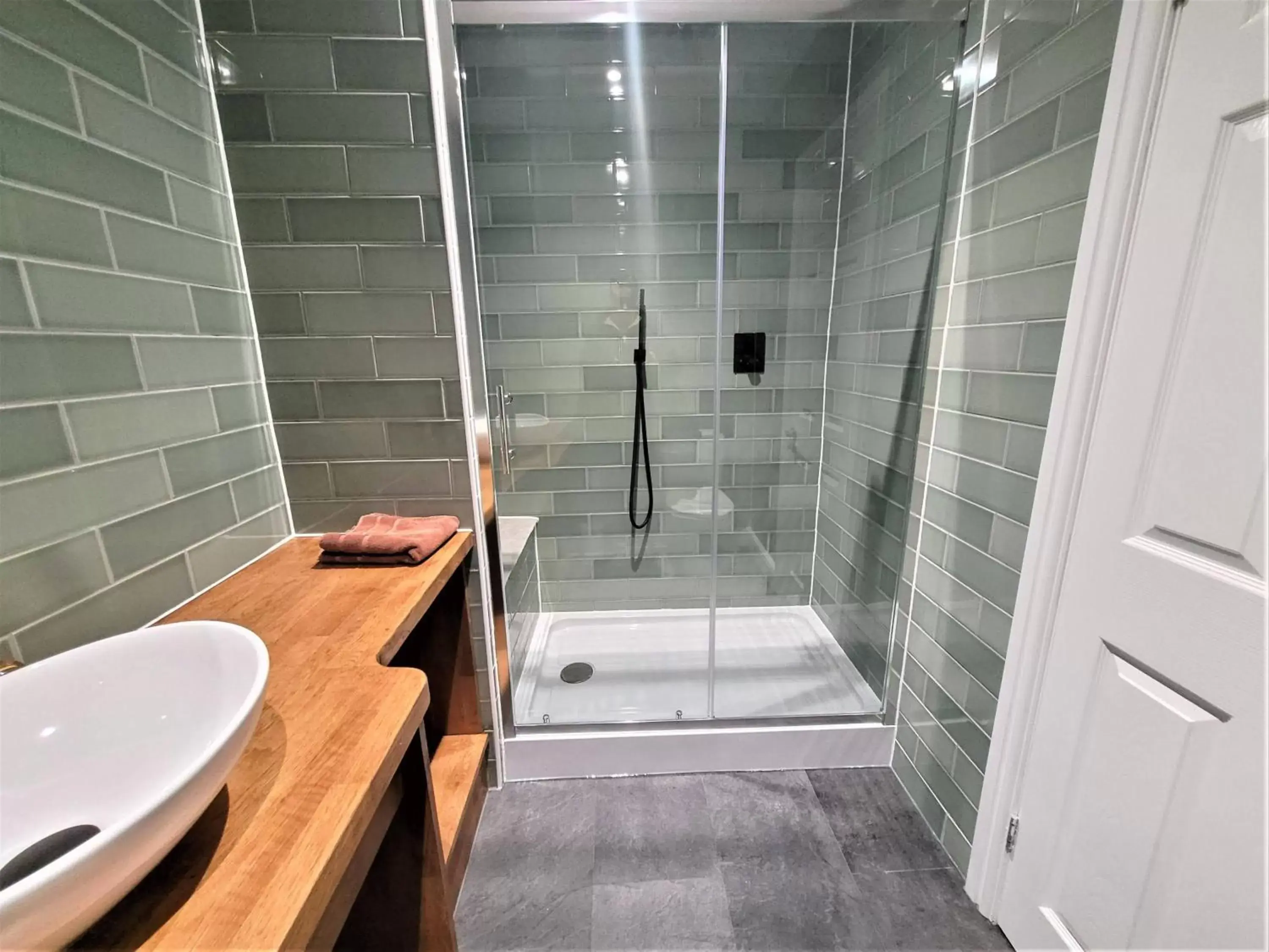 Shower, Bathroom in New County Hotel & Serviced Apartments by RoomsBooked