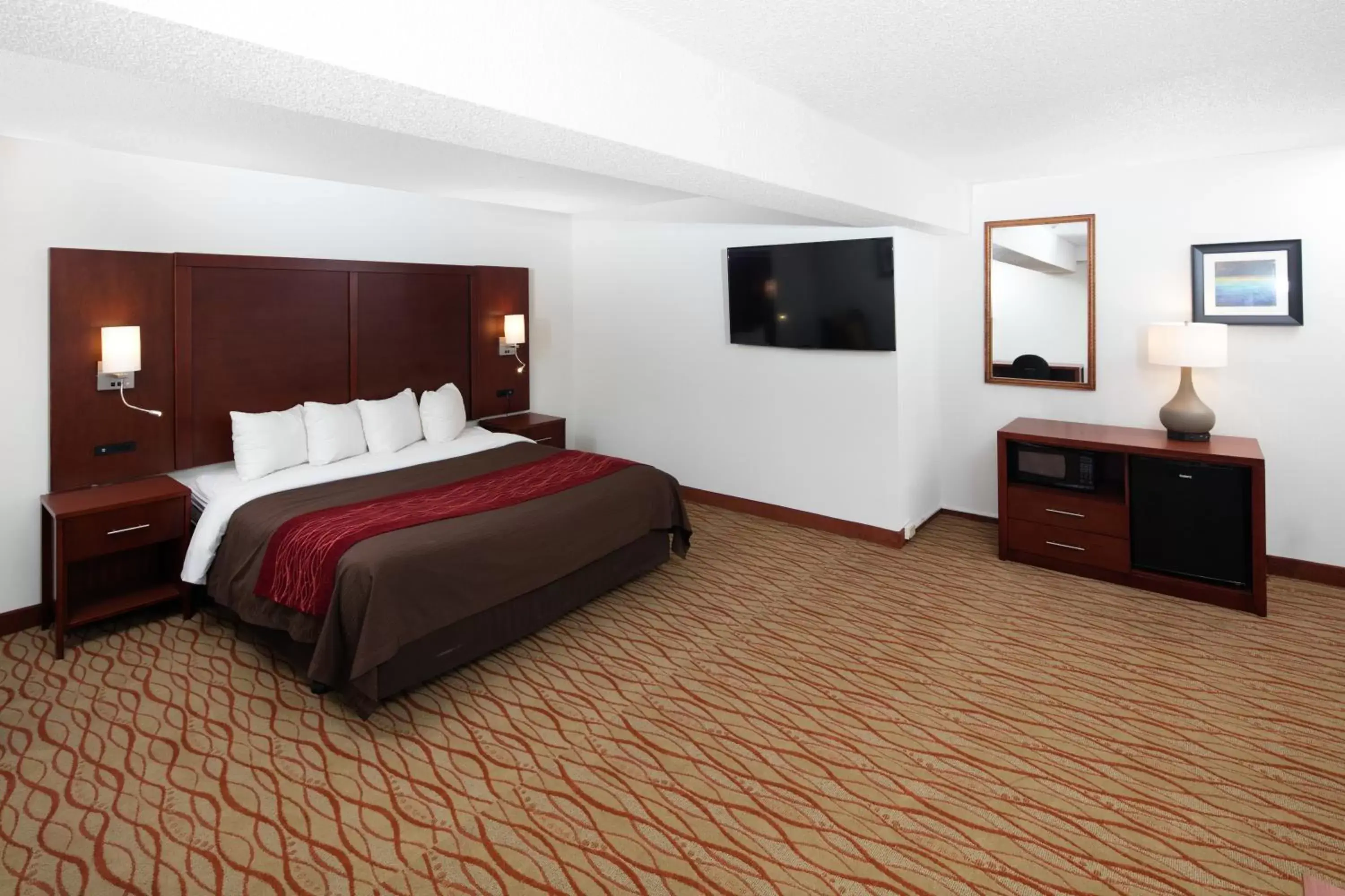 Photo of the whole room, Bed in Red Lion Inn & Suites Auburn