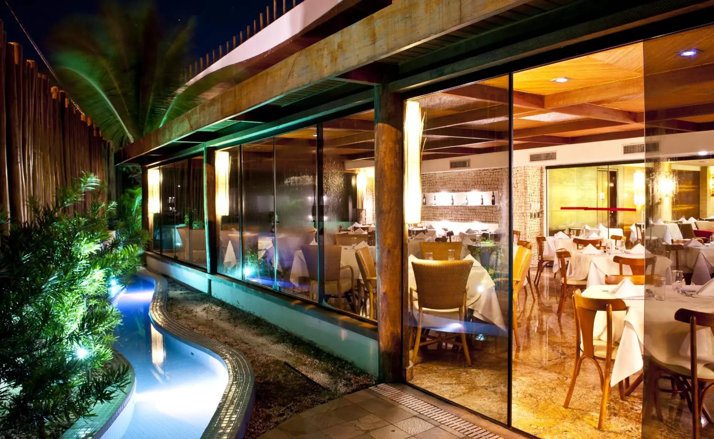 Restaurant/places to eat, Swimming Pool in Pontalmar Praia Hotel