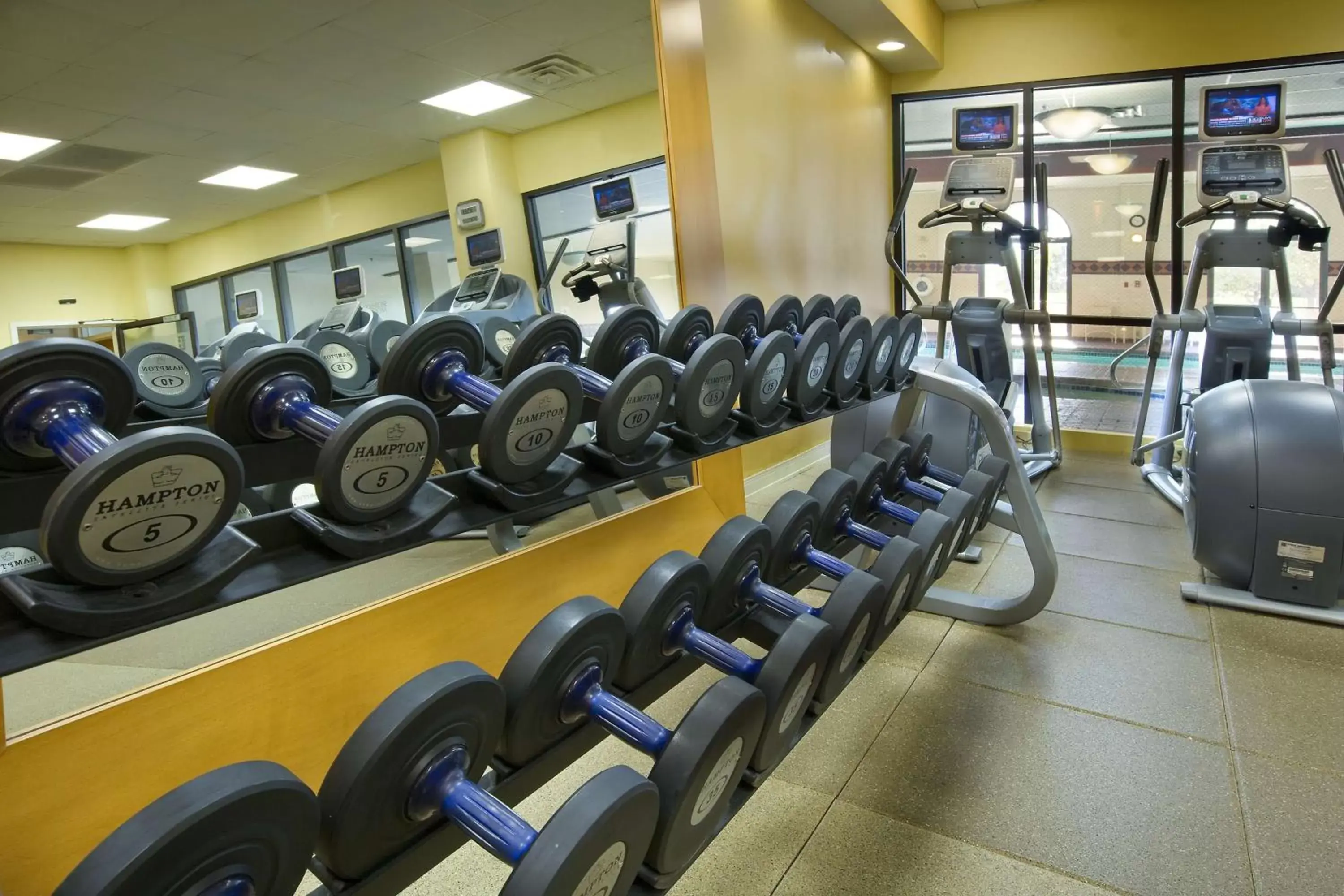 Fitness centre/facilities, Fitness Center/Facilities in Embassy Suites by Hilton Kansas City International Airport