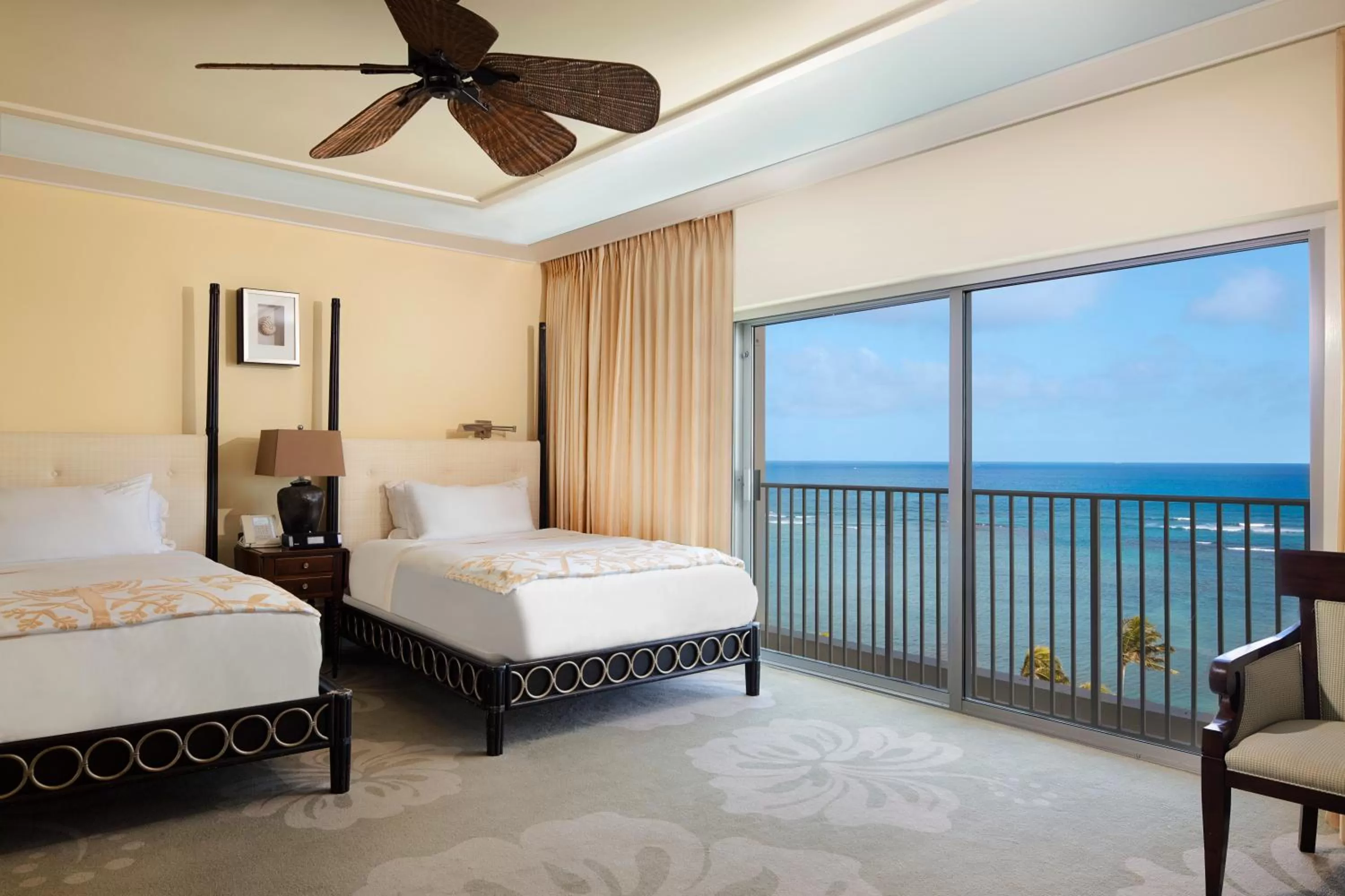 Bedroom, Bed in The Kahala Hotel and Resort