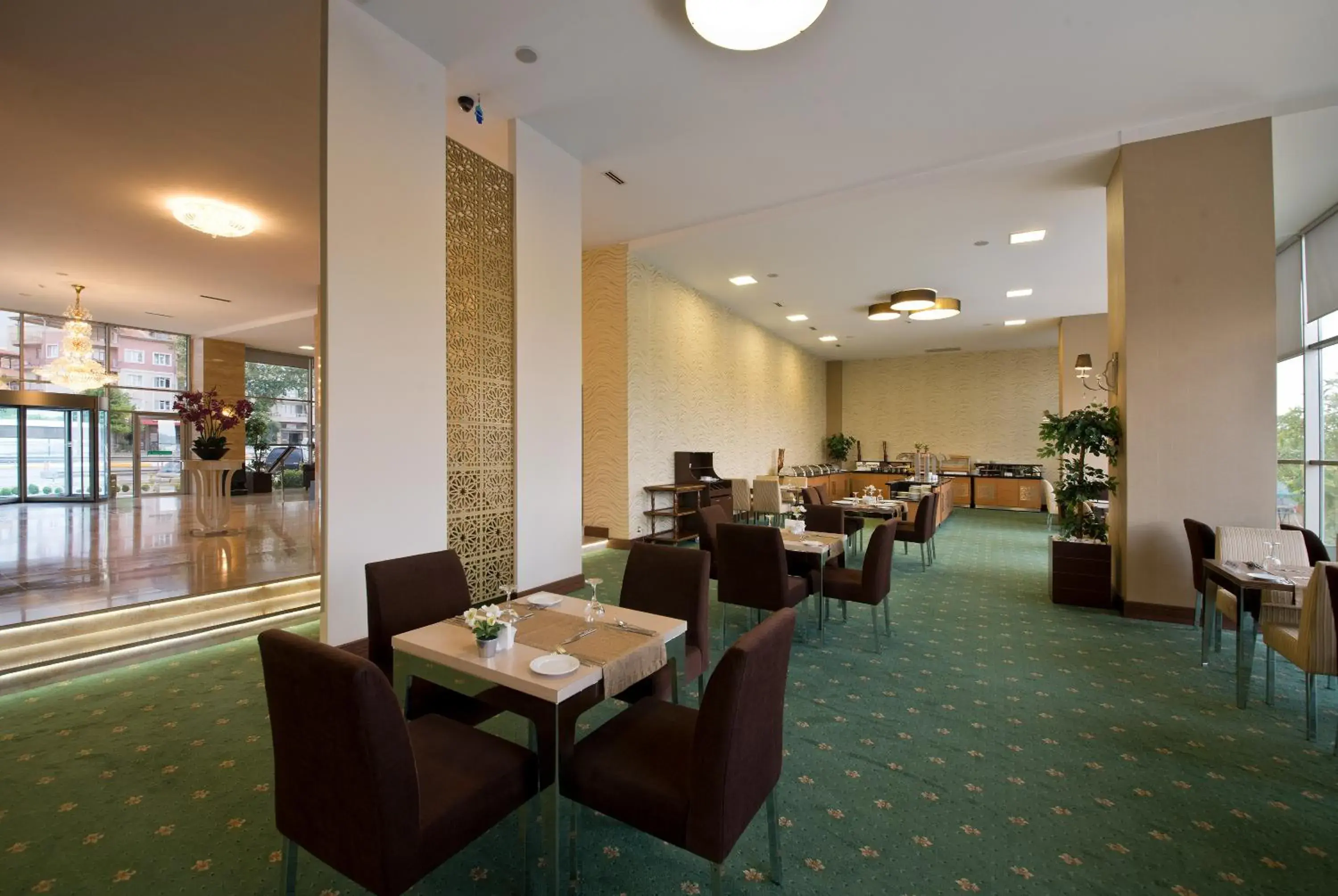 Restaurant/Places to Eat in North Point Hotel Denizli