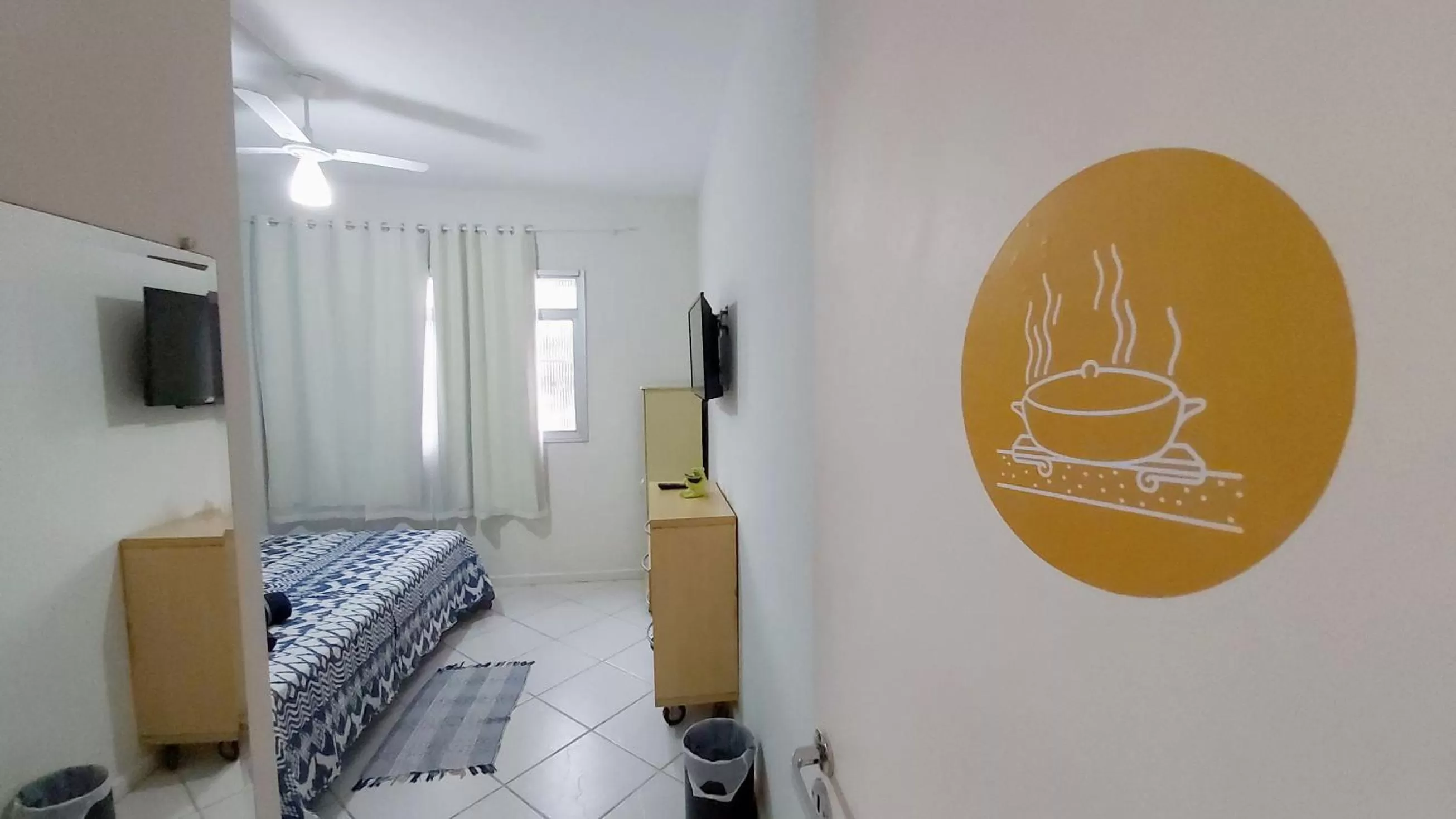 Shower, Bed in A Casa Morro do Moreno