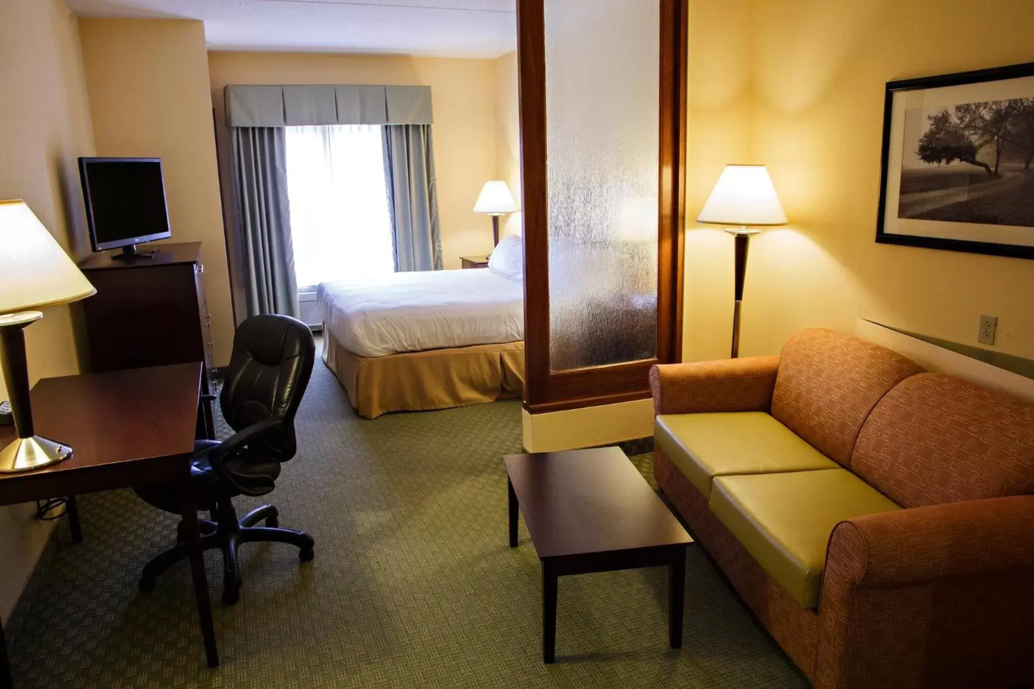 Photo of the whole room, Seating Area in Holiday Inn Express Harrisburg West, an IHG Hotel