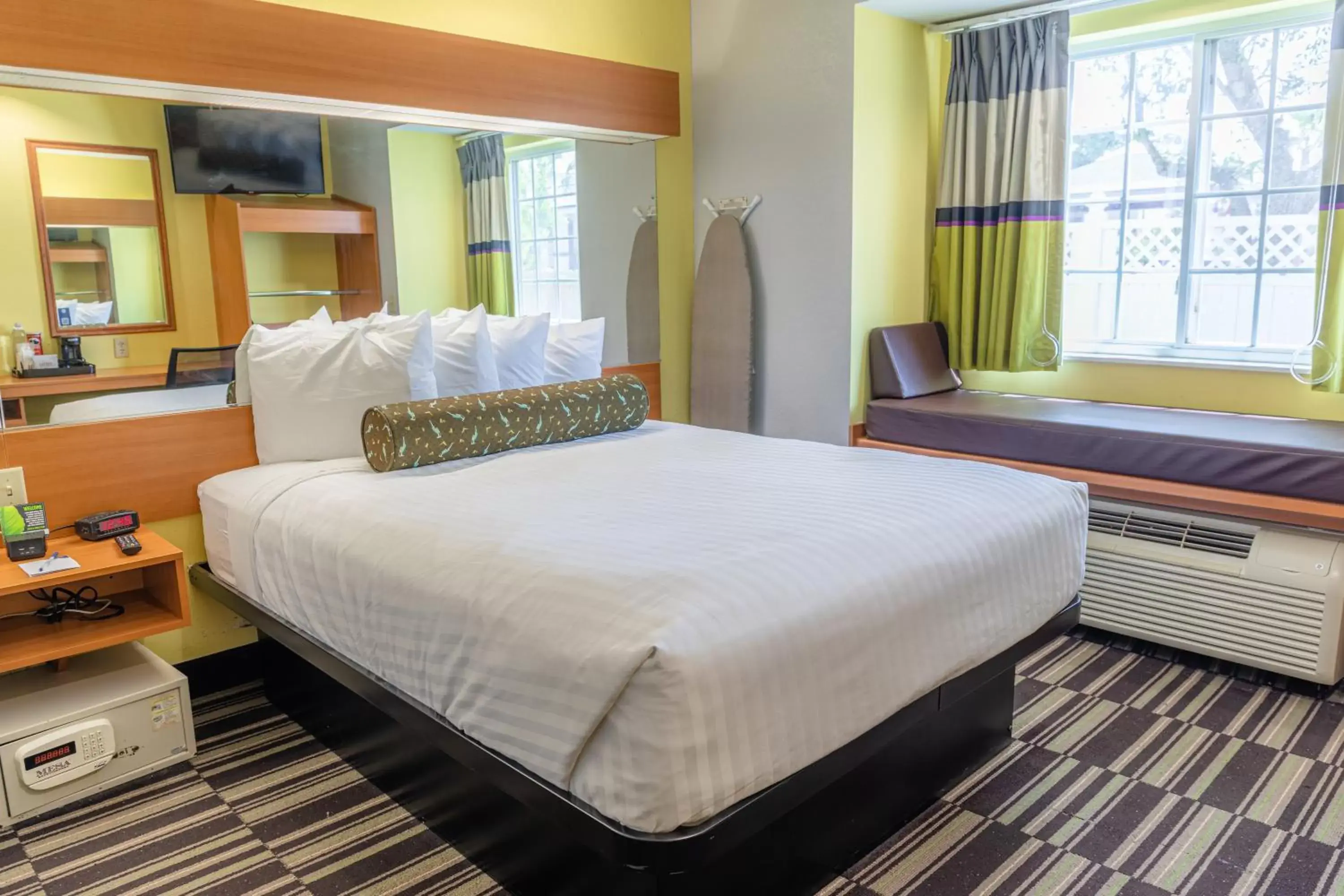 Bed in Microtel Inn & Suites by Wyndham Kingsland