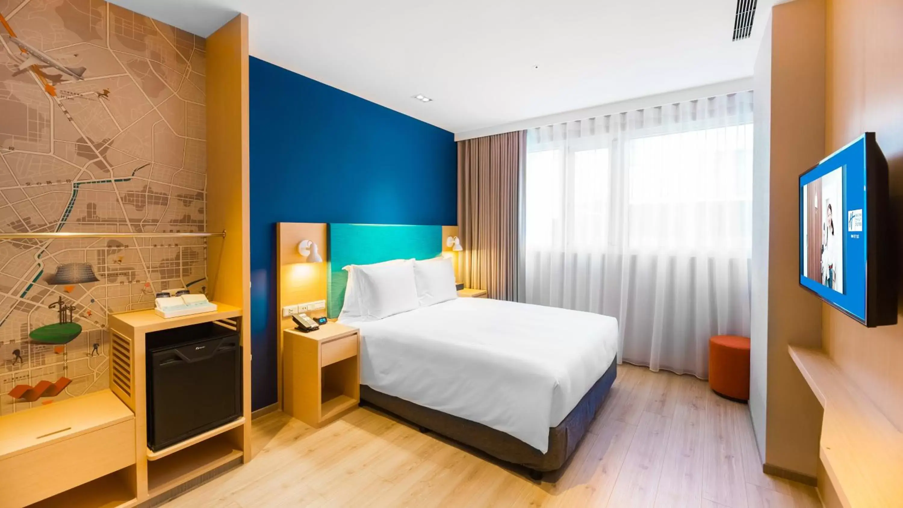 Photo of the whole room, Bed in Holiday Inn Express Taichung Fengchia, an IHG Hotel