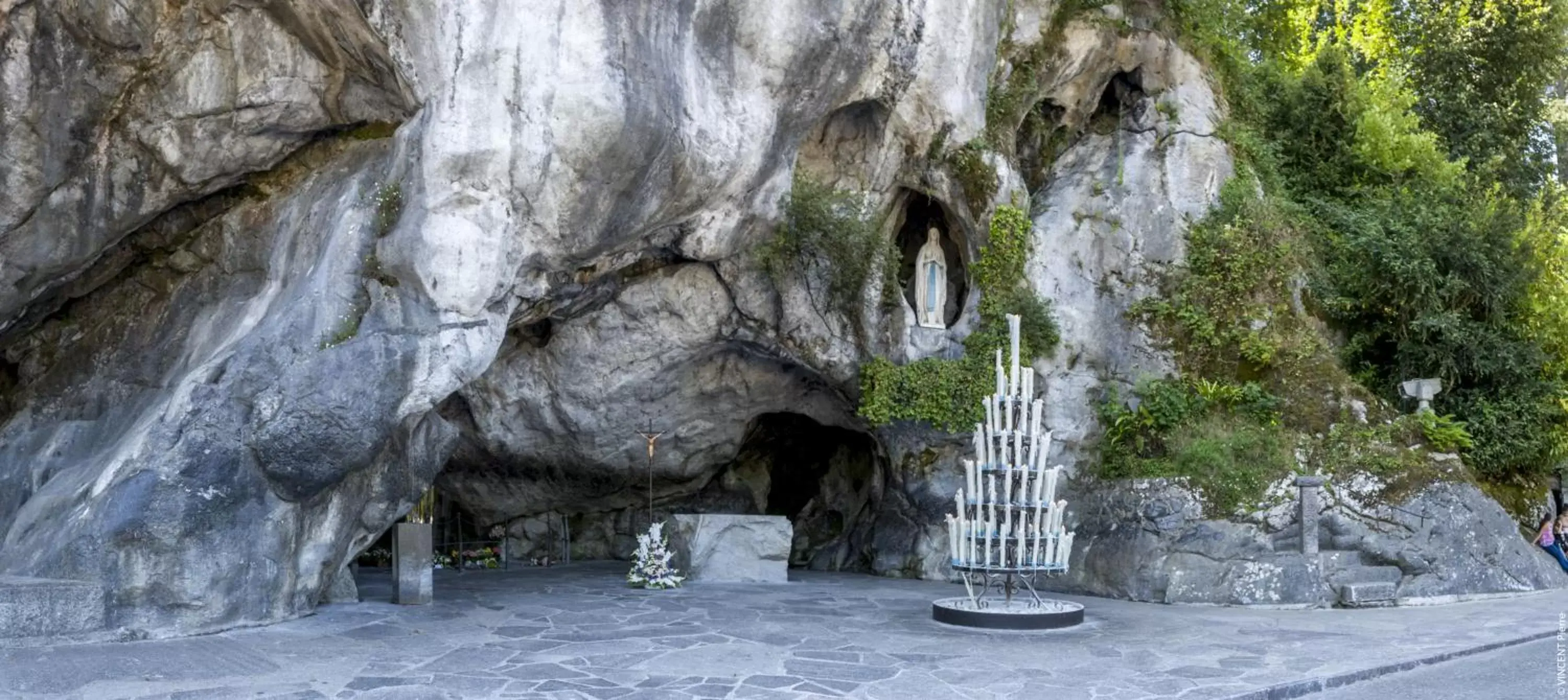 Nearby landmark in Helgon Hotel - Lourdes Pyrénées