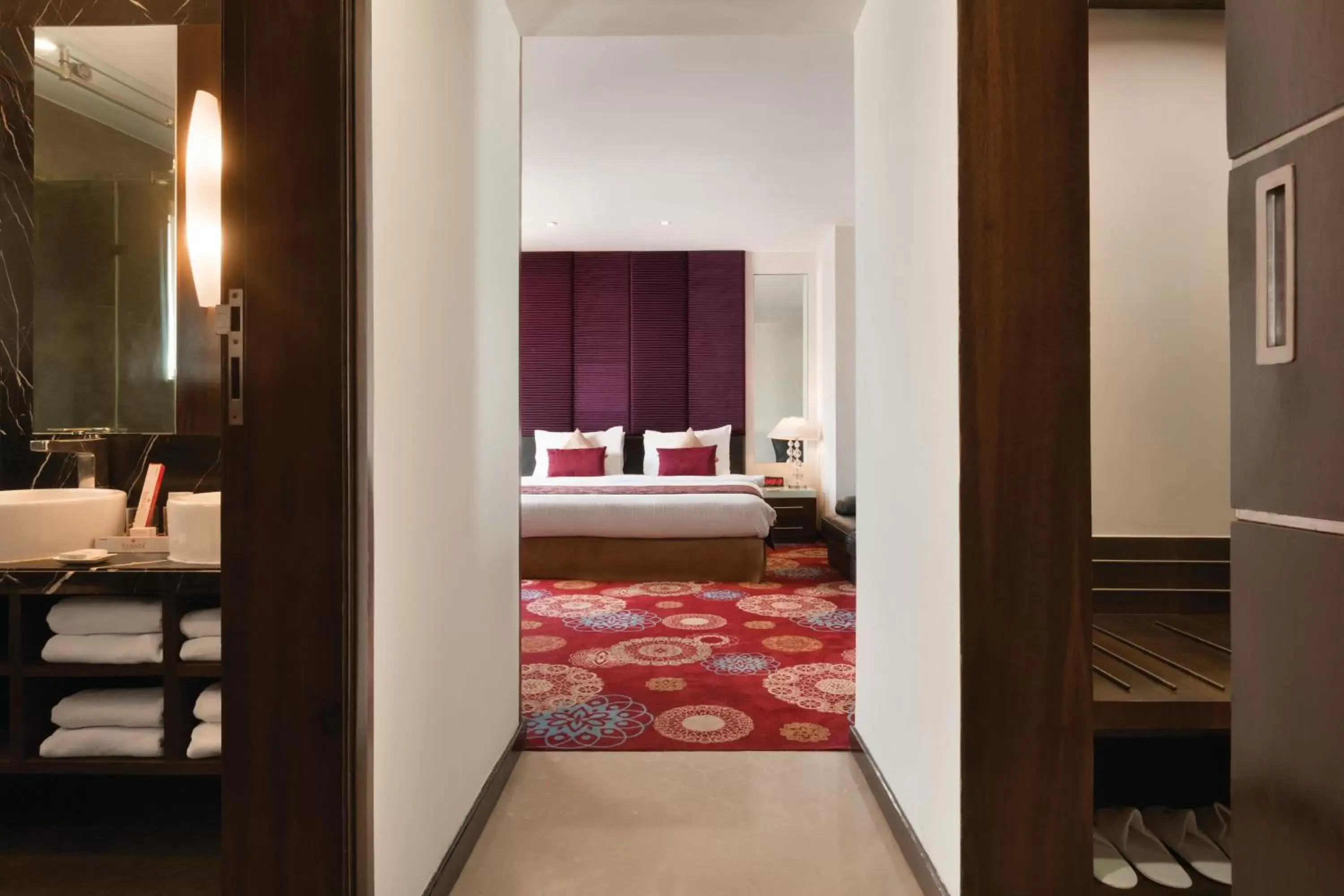 Bedroom, Bed in Ramada Ahmedabad