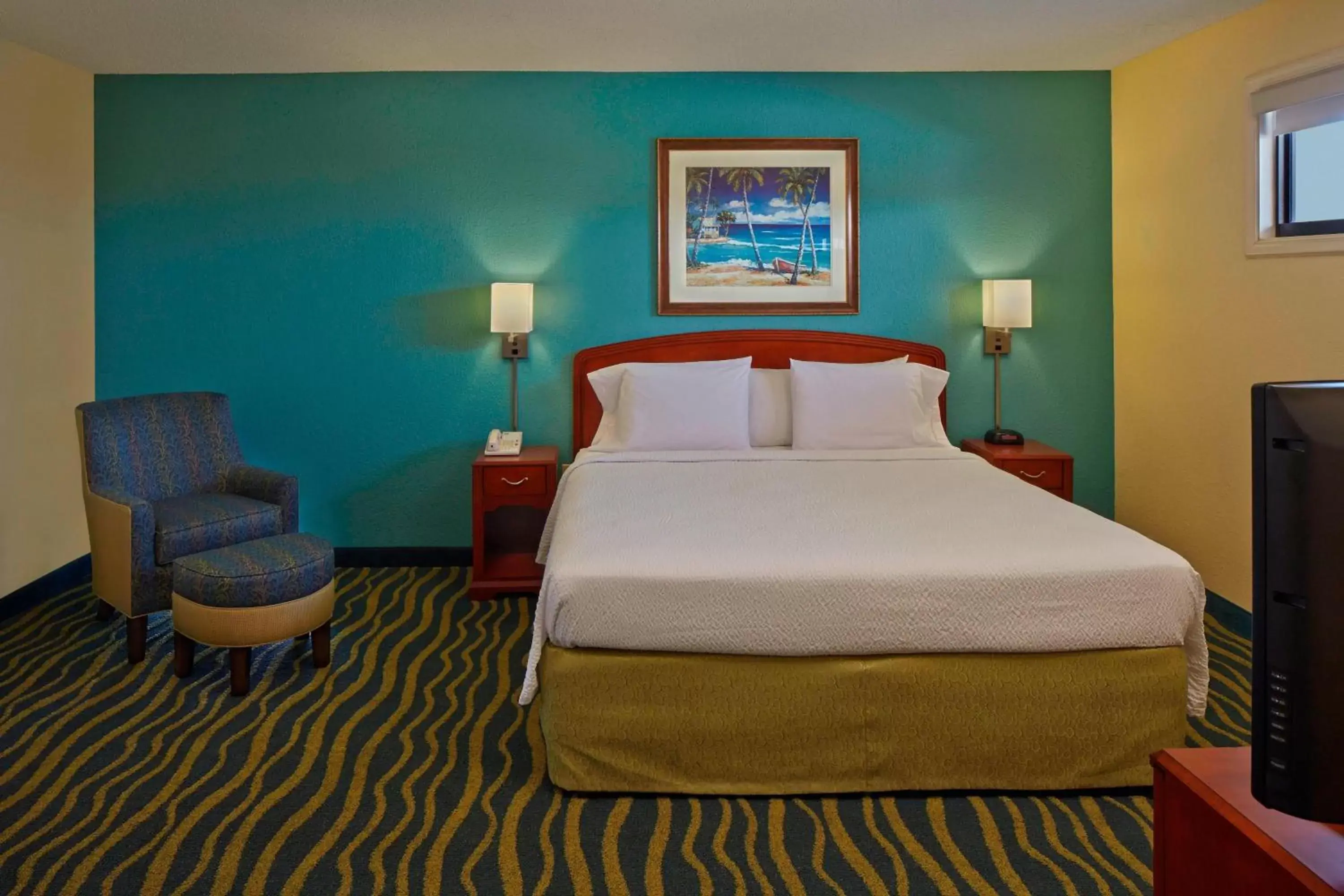 Bedroom, Bed in Courtyard by Marriott Key West Waterfront