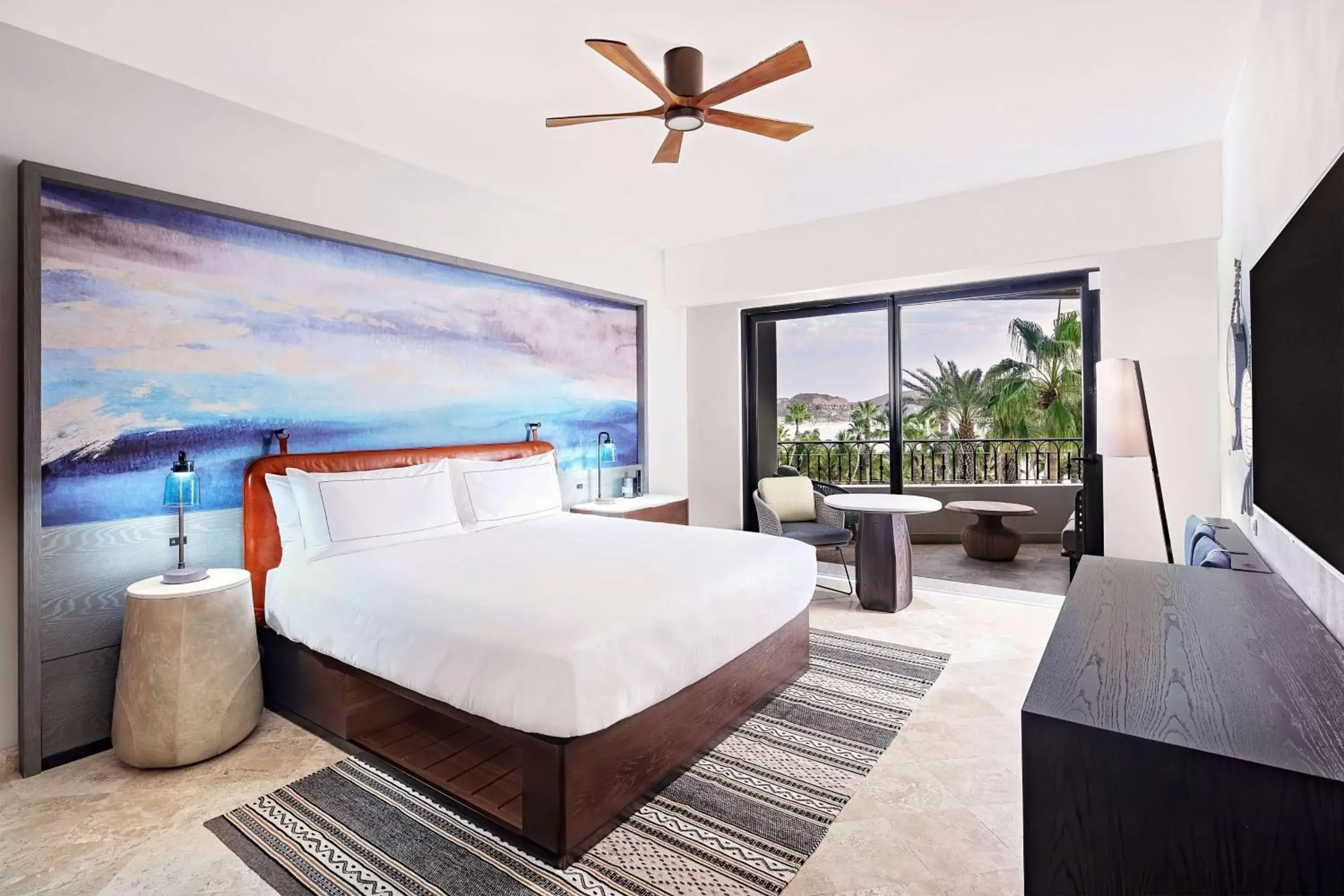 Bedroom, Bed in Hilton Grand Vacations Club La Pacifica Los Cabos