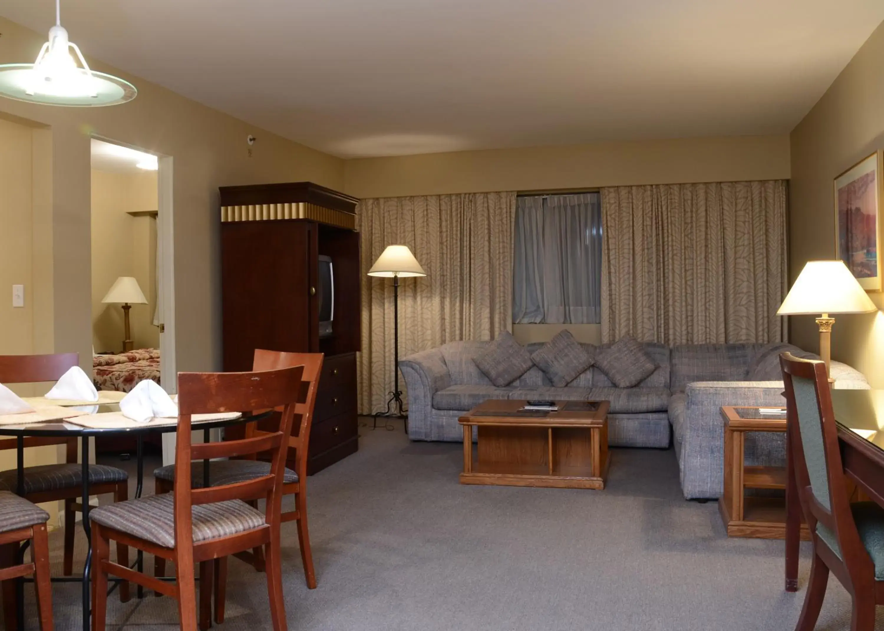 Living room, Seating Area in Rosellen Suites At Stanley Park