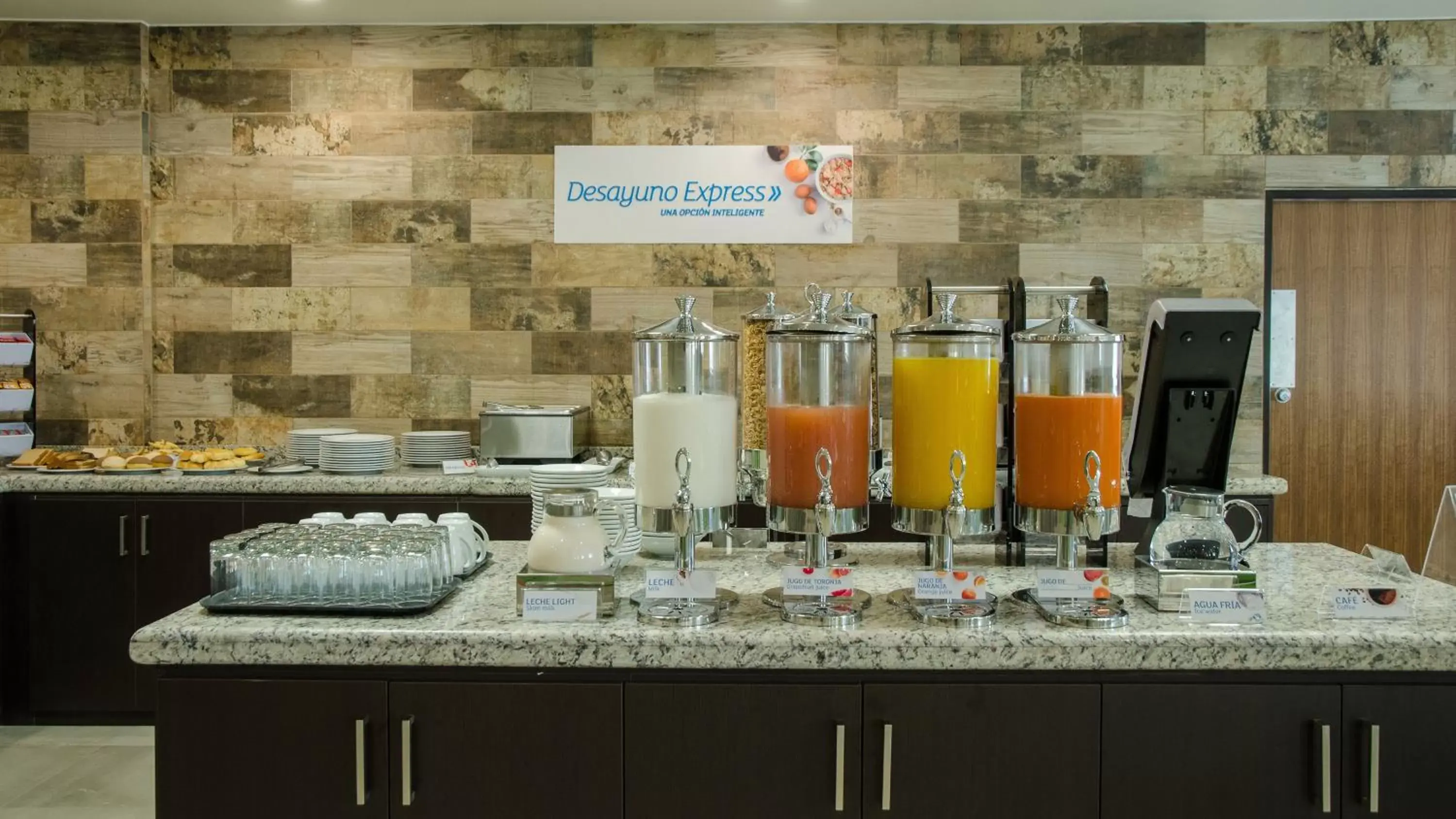 Restaurant/places to eat in Holiday Inn Express and Suites Celaya by IHG Restaurant/places to eat in Holiday Inn Express and Suites Celaya by IHG