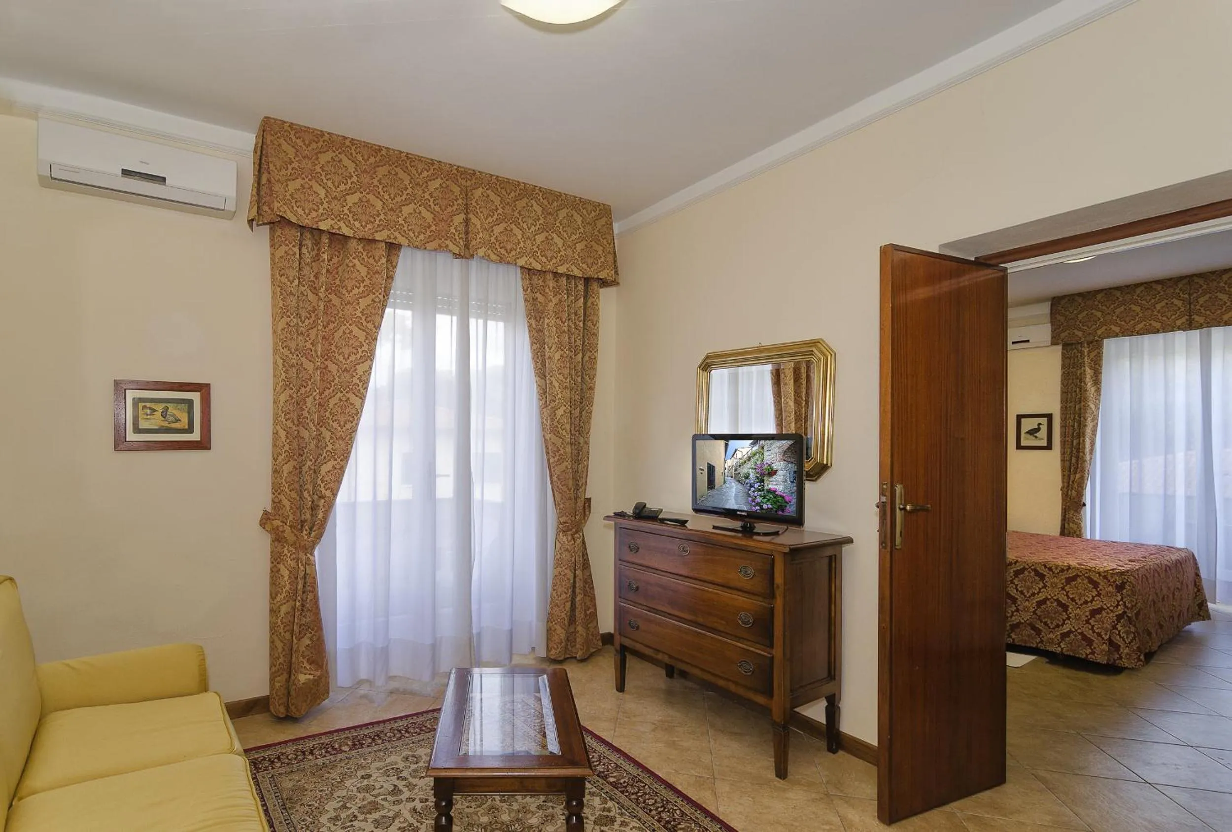 Photo of the whole room, Bed in Hotel Verdemare