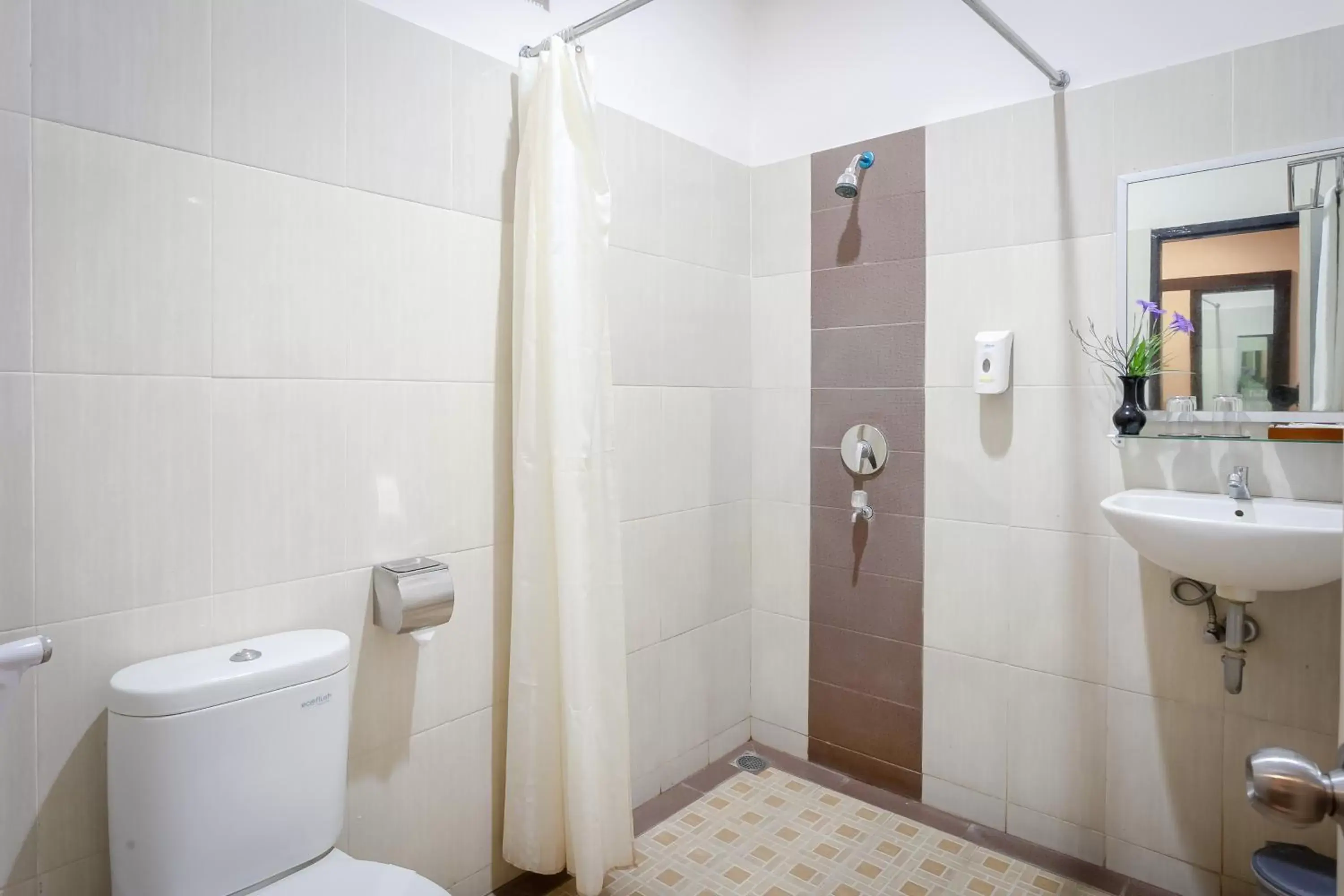 Toilet, Bathroom in Lombok Garden Hotel