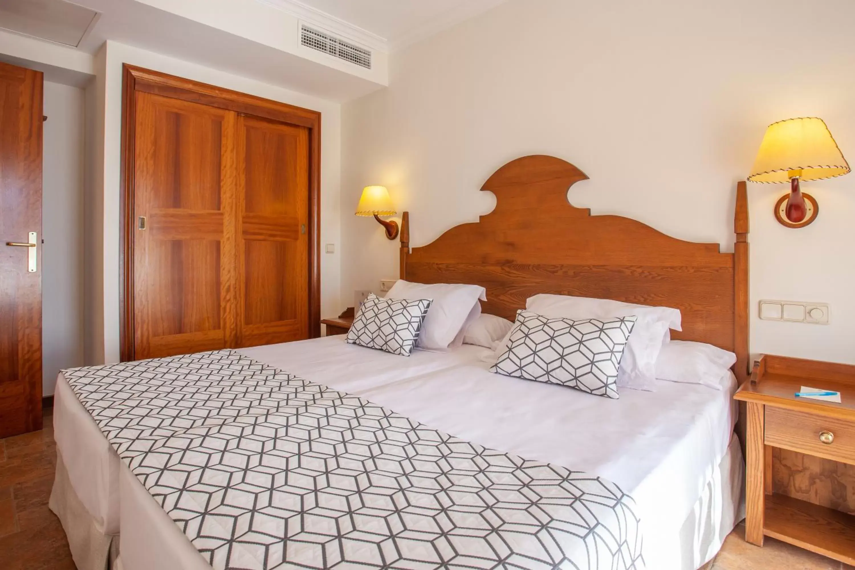Bed in Grupotel Nilo & Spa
