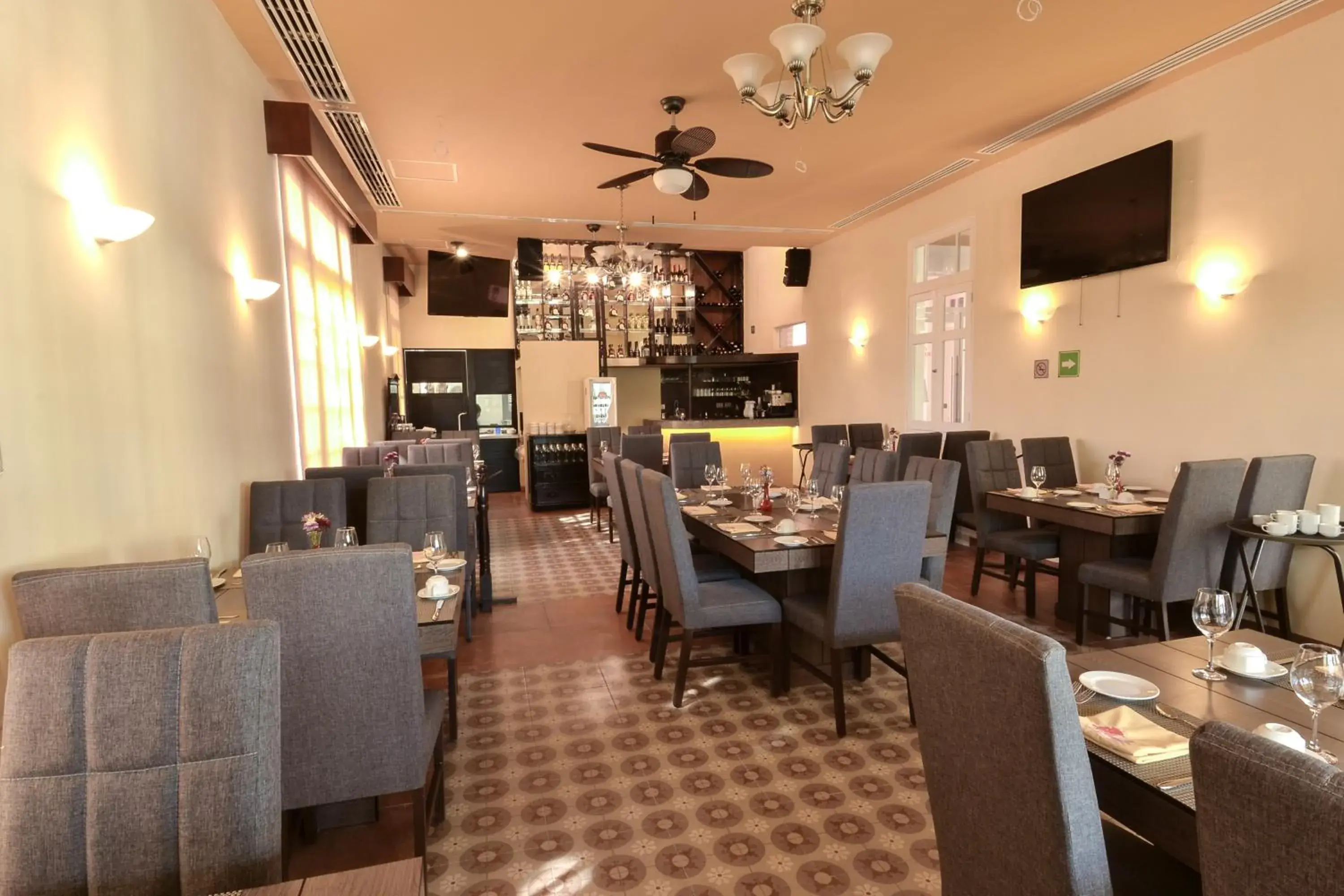 Restaurant/Places to Eat in Hotel Boutique Real San Juan Center