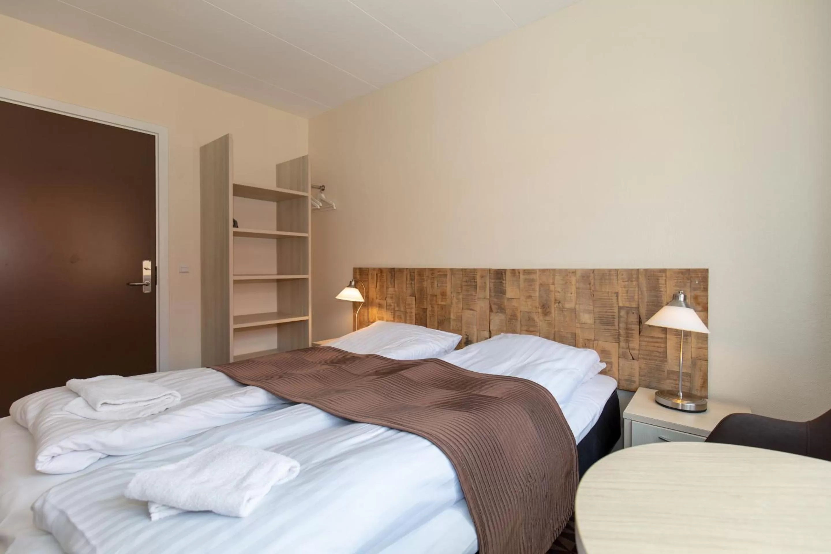 Bed in Foldens Hotel