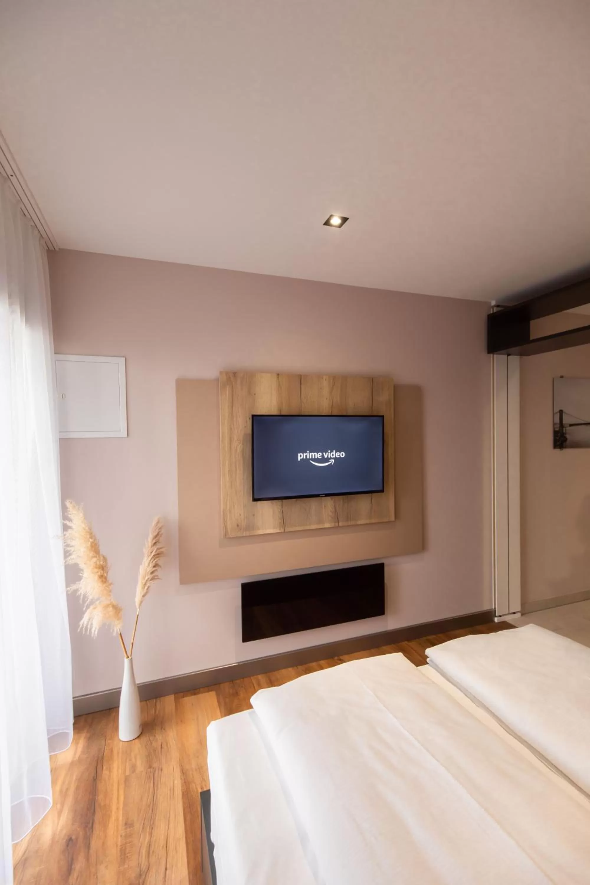 Staff, Bed in 24Seven Hotel Schwabach