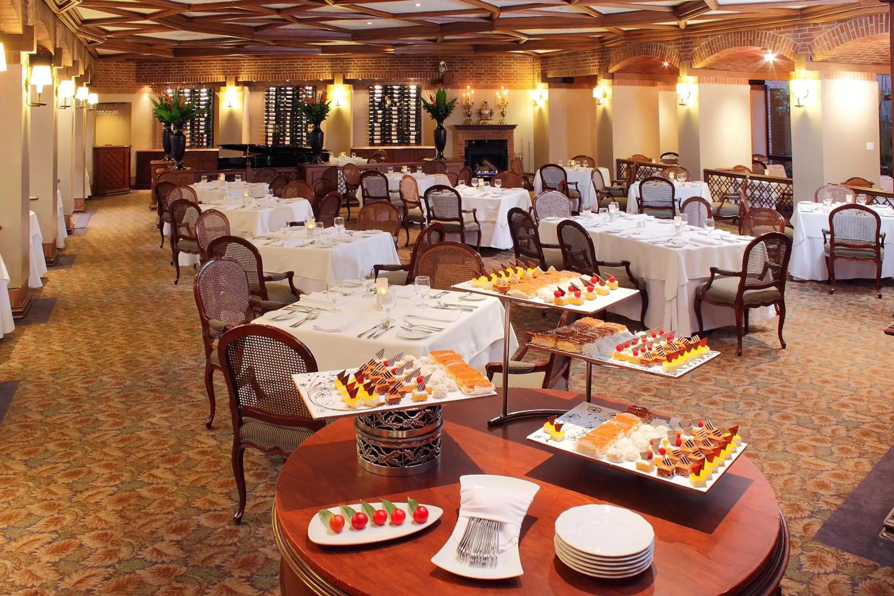 Restaurant/Places to Eat in Hotel Estelar La Fontana