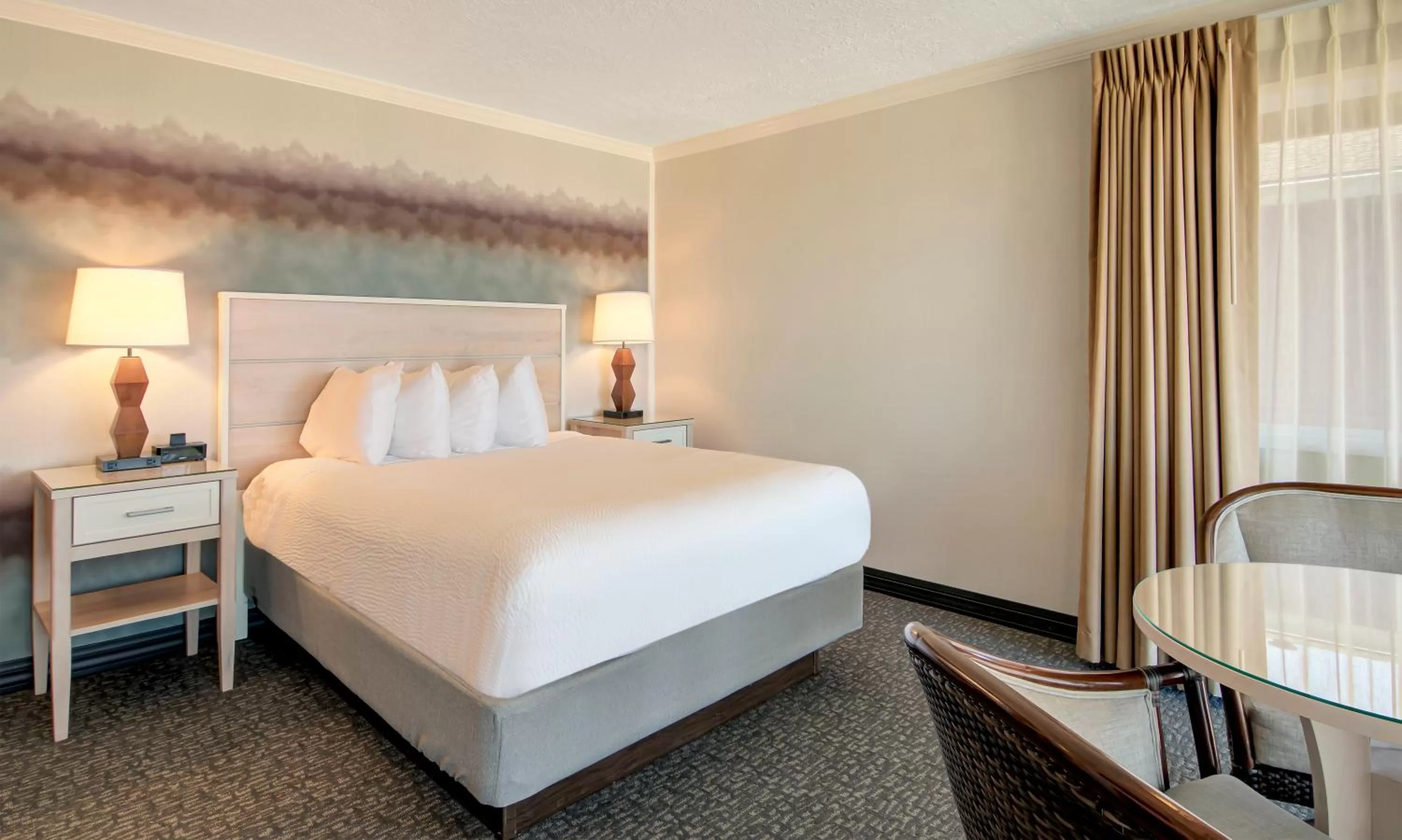 Bed in Hallmark Resort in Cannon Beach