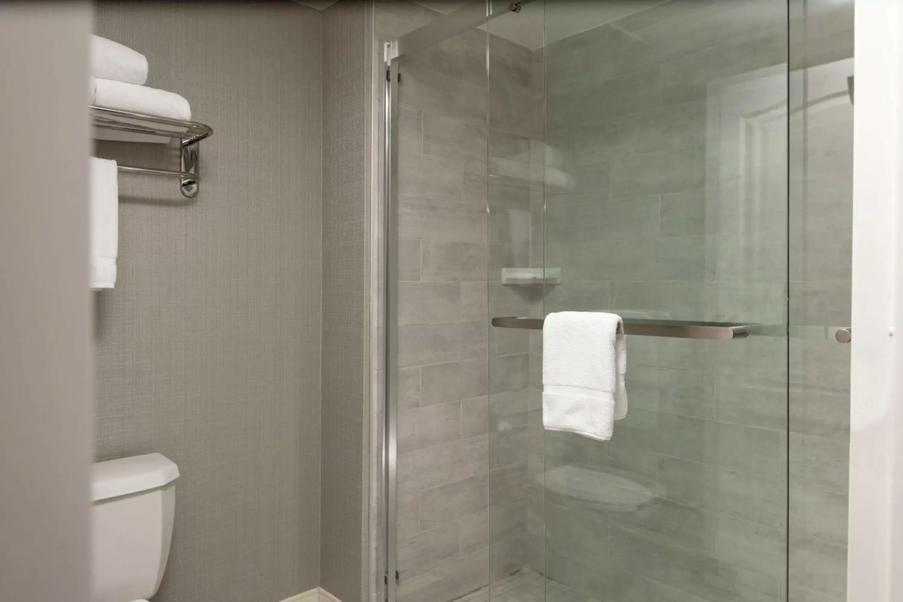 Bathroom in Homewood Suites by Hilton Columbia