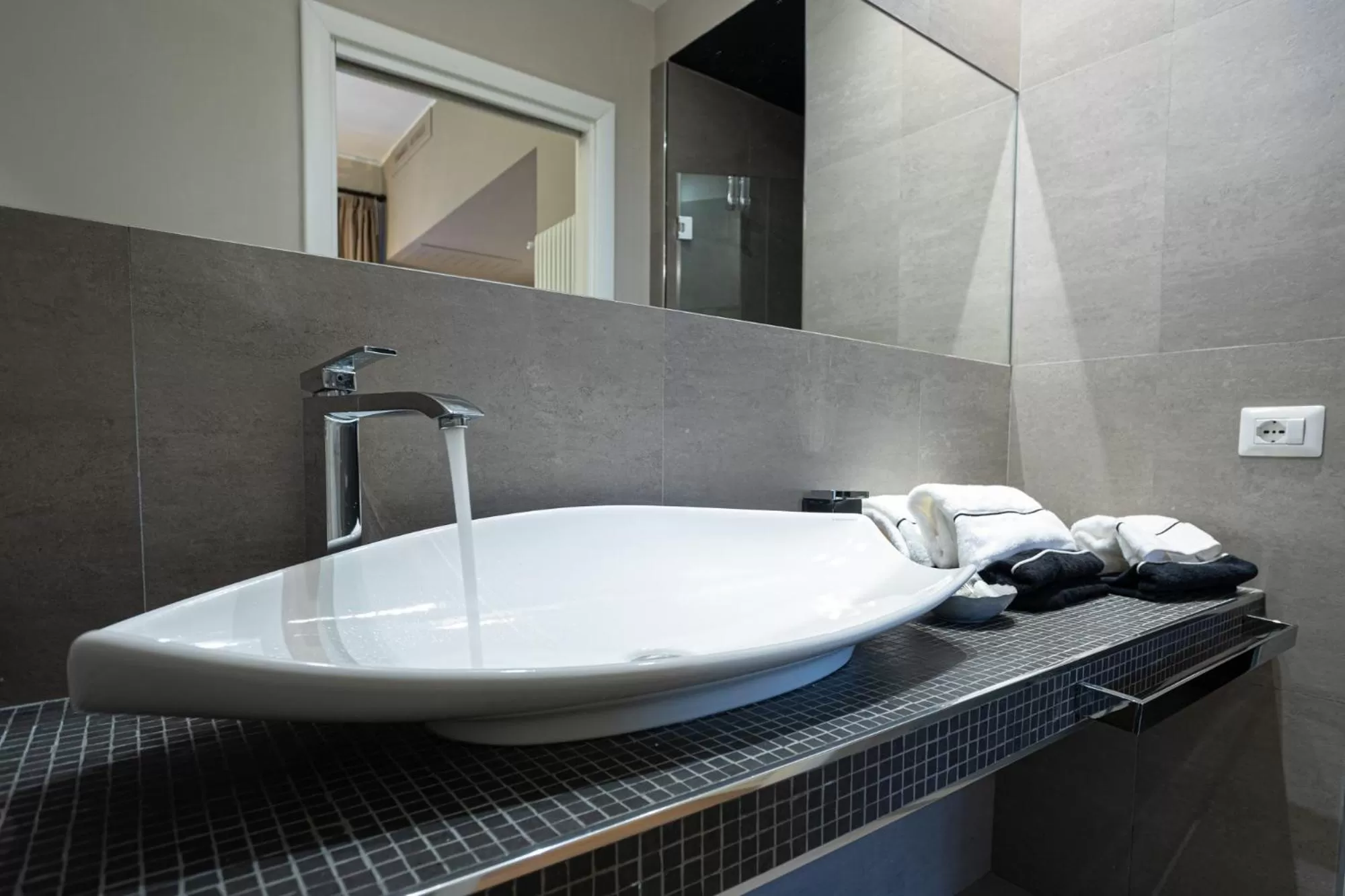 Bathroom in Cardilli Luxury Rooms