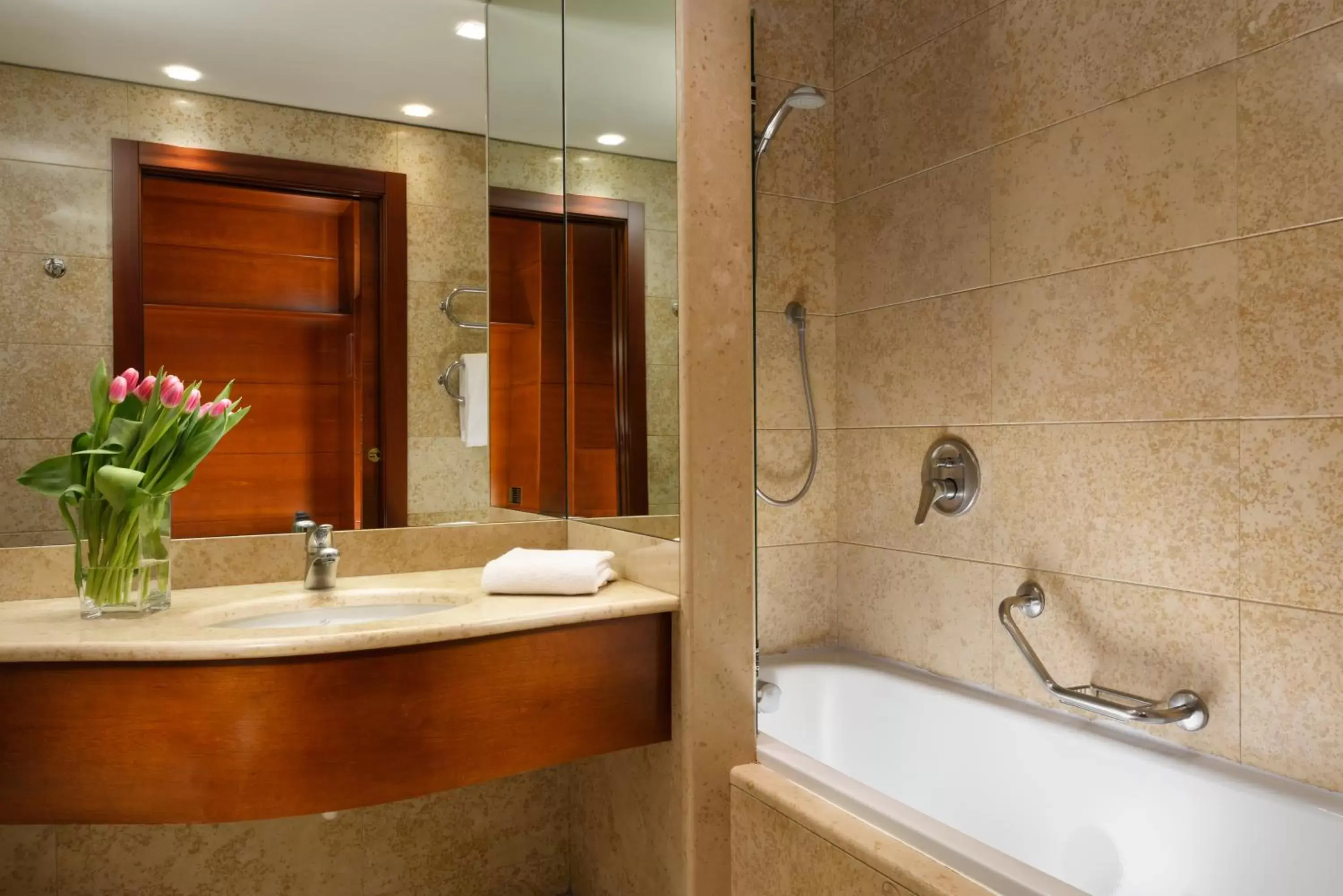 Bathroom in UNAHOTELS Cusani Milano