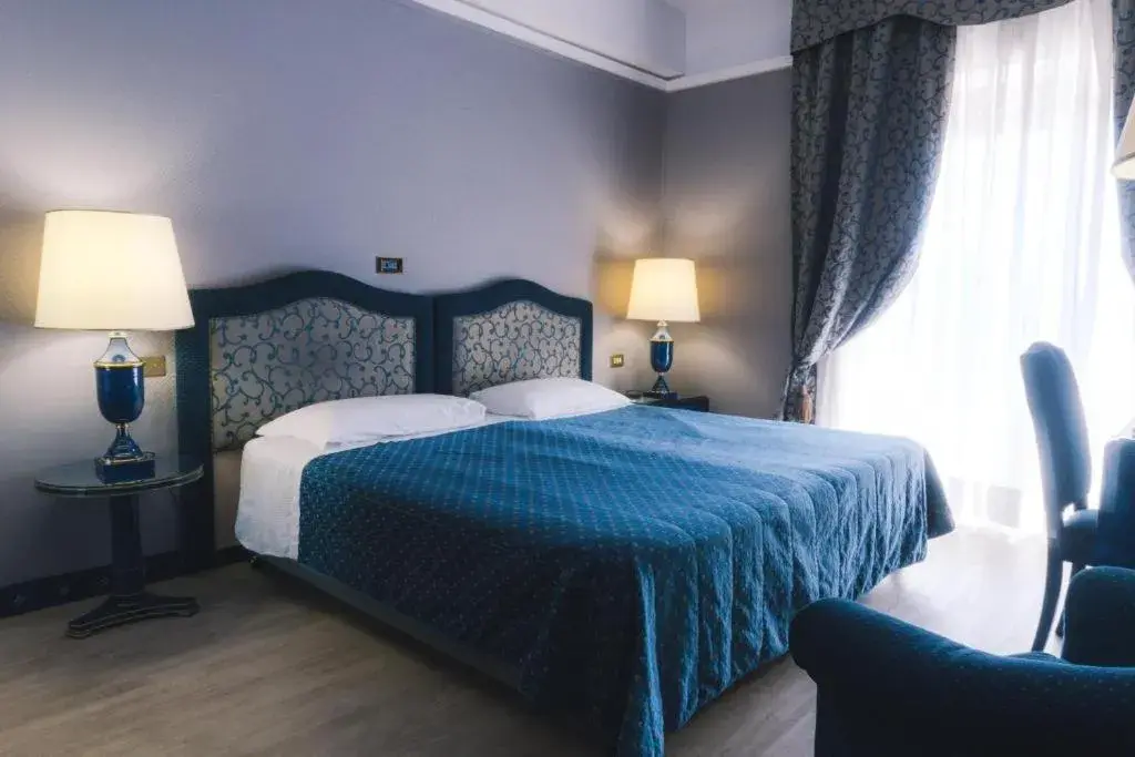 Bedroom, Bed in Grand Hotel Excelsior'S