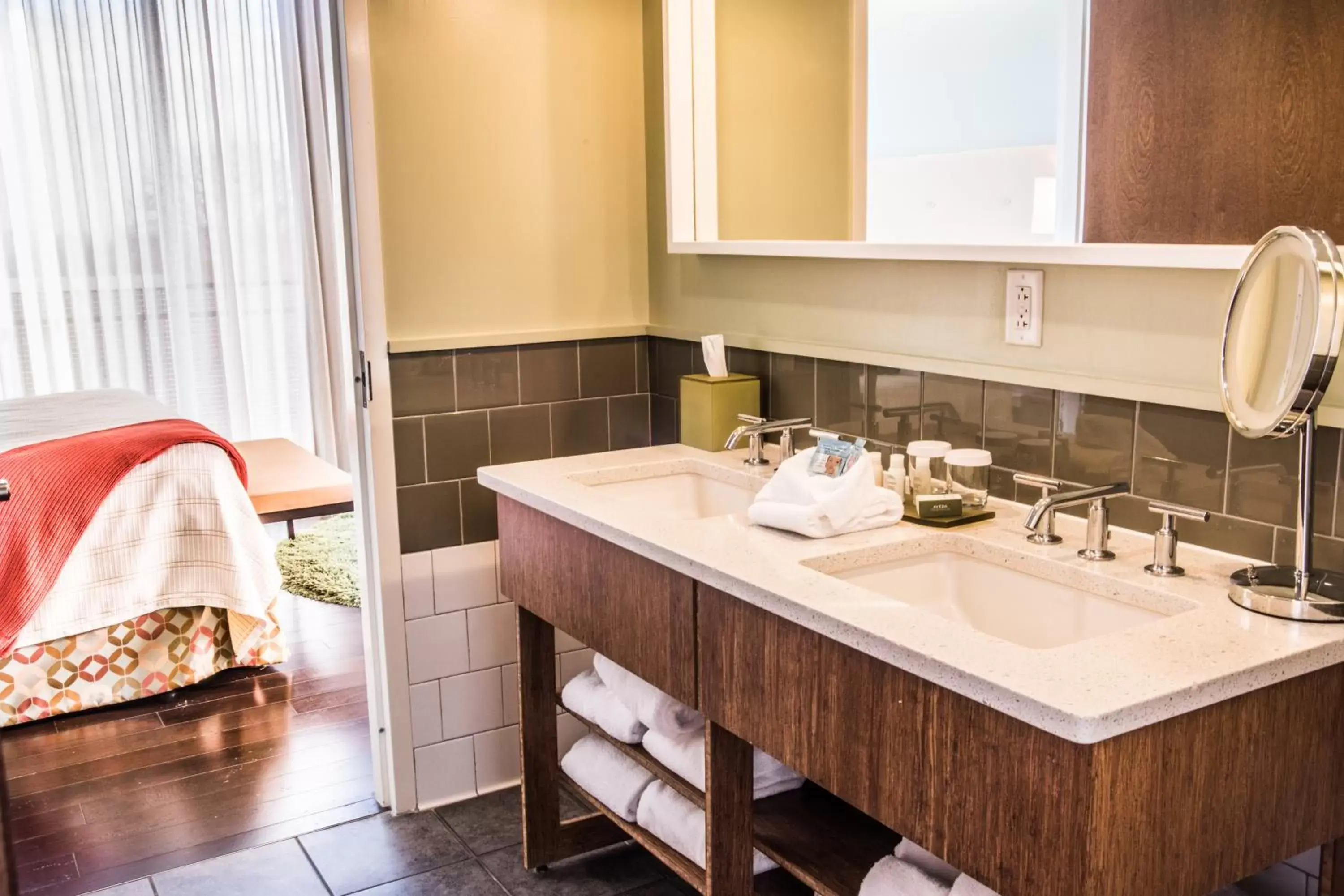 Shower, Bathroom in Hotel Indigo Athens - University Area, an IHG Hotel