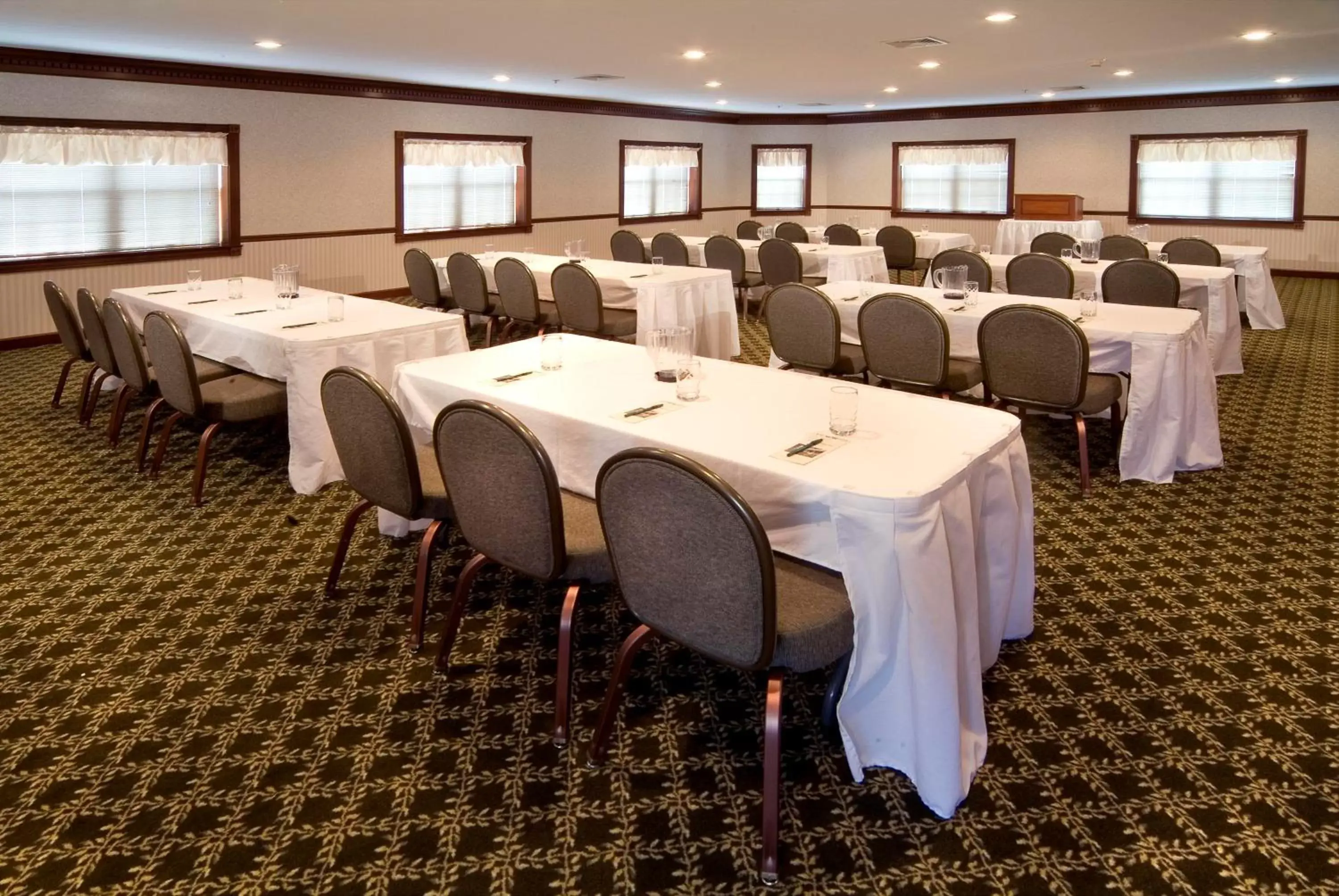 Meeting/conference room in Carlisle Inn Walnut Creek