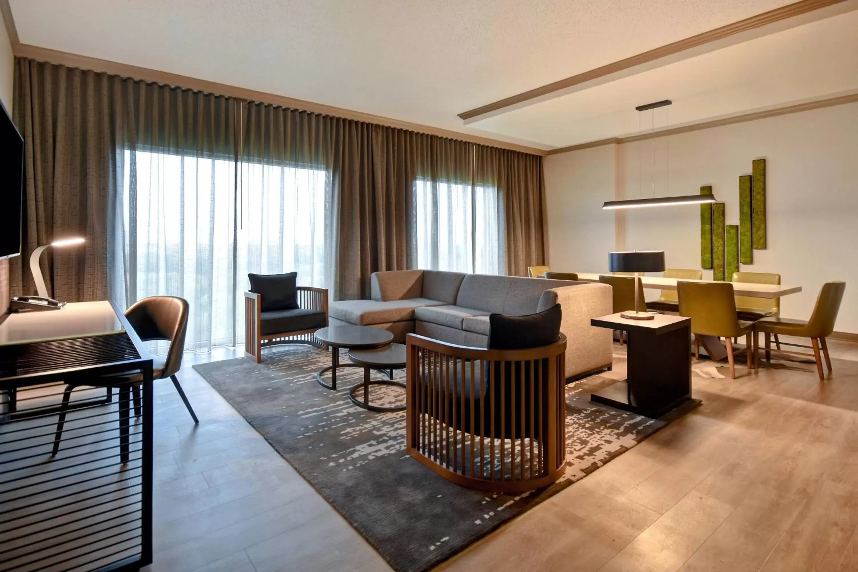 Bedroom, Seating Area in Dallas/Fort Worth Marriott Hotel & Golf Club at Champions Circle