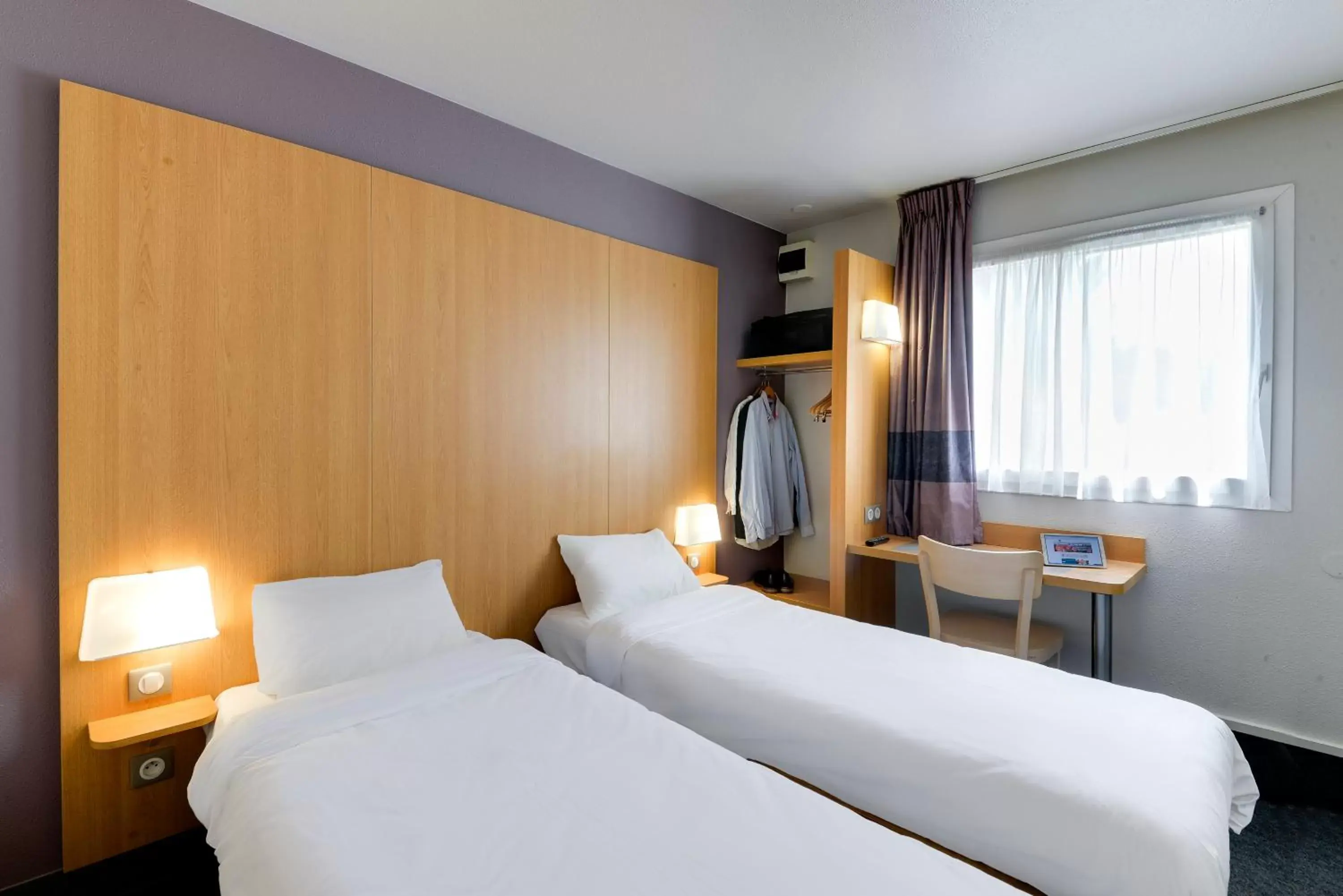 Bedroom, Bed in B&B HOTEL Nantes Aéroport