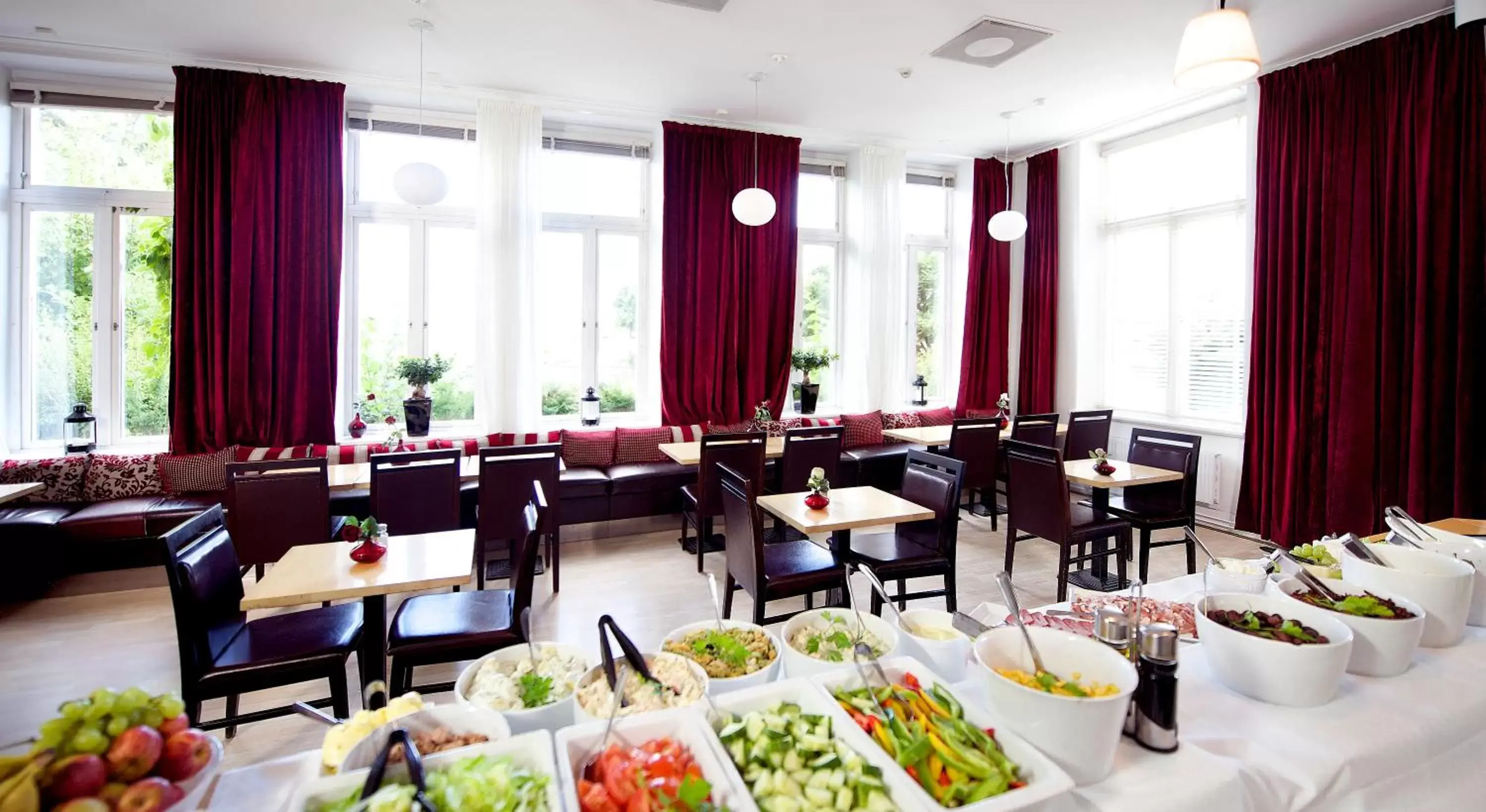 Restaurant/Places to Eat in Clarion Collection Hotel Bolinder Munktell