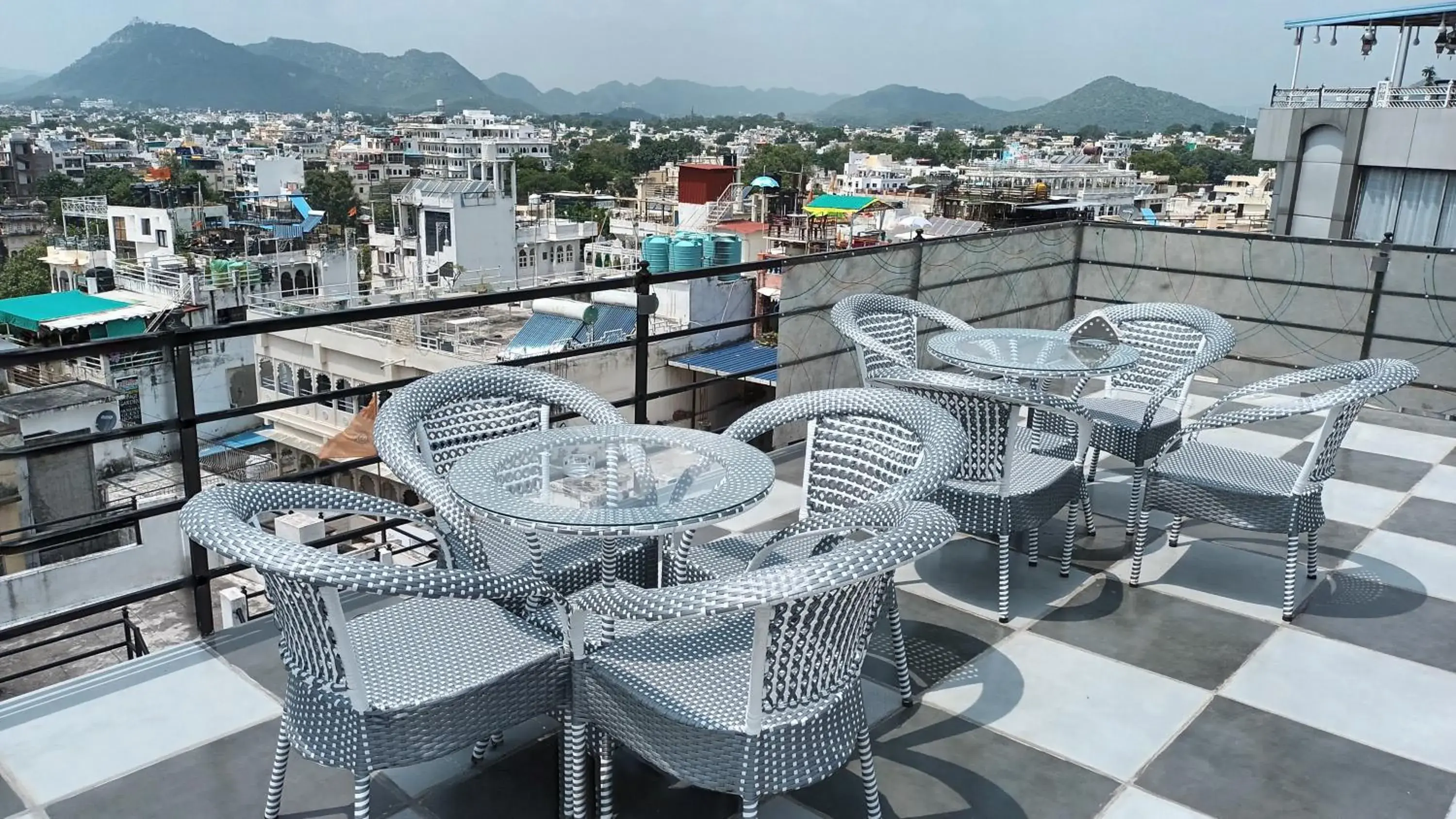 Restaurant/places to eat, Balcony/Terrace in Jag Niwas Guest House & restaurant