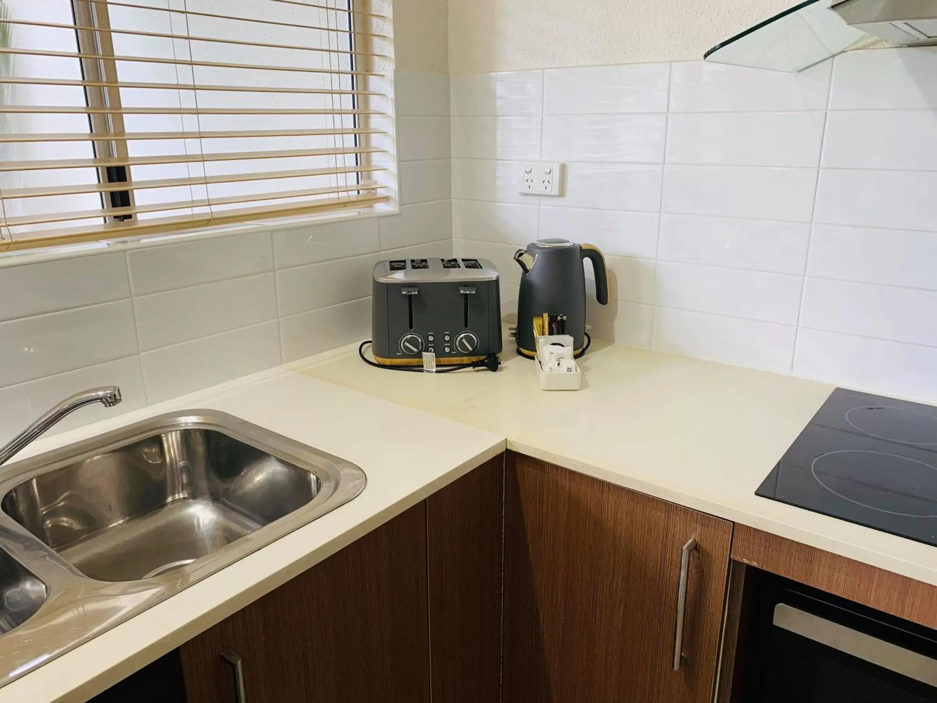 Kitchen or kitchenette, Kitchen/Kitchenette in Reef Resort Villas Port Douglas